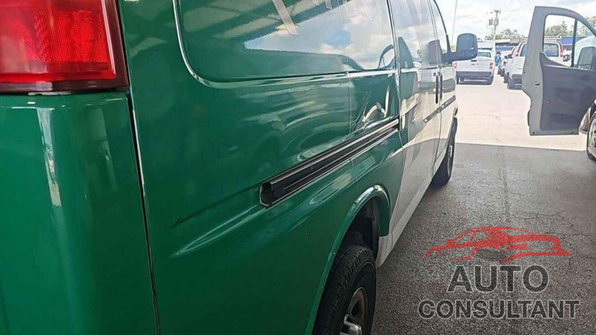 CHEVROLET EXPRESS G2500 2018 - 1GCWGAFP9J1342543