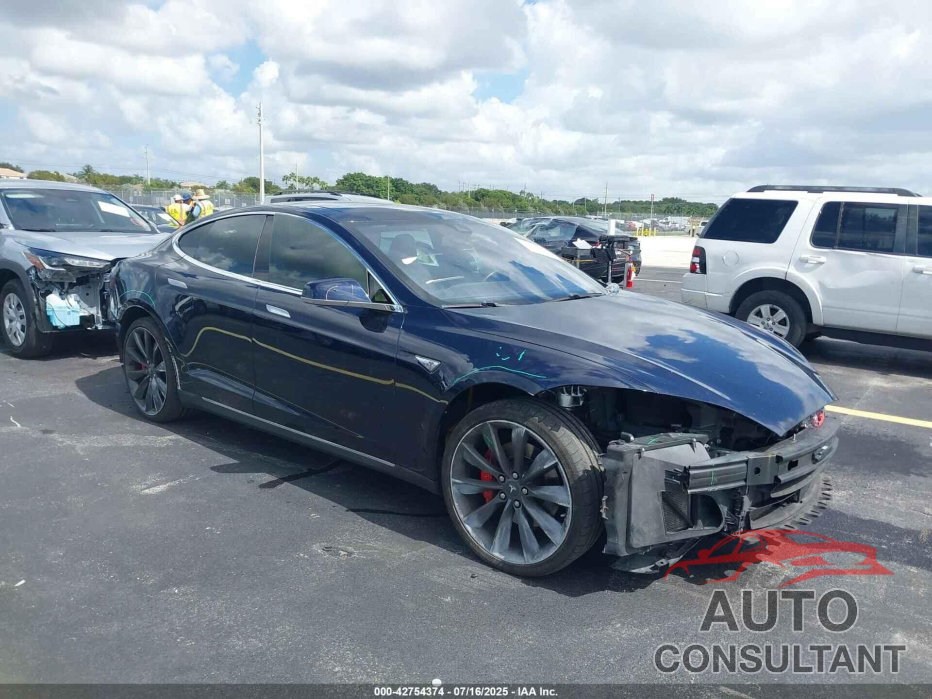 TESLA MODEL S 2015 - 5YJSA1H28FFP80101