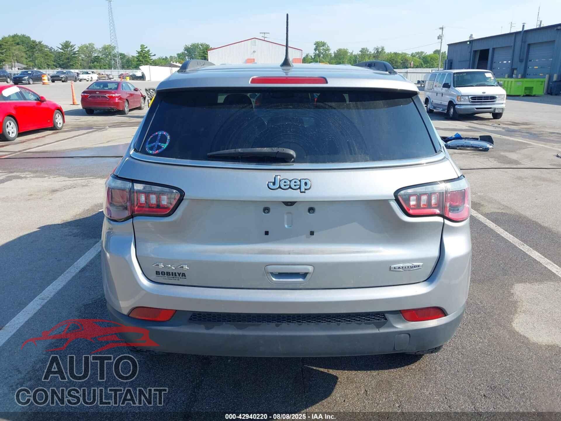 JEEP COMPASS 2018 - 3C4NJDBB7JT112436