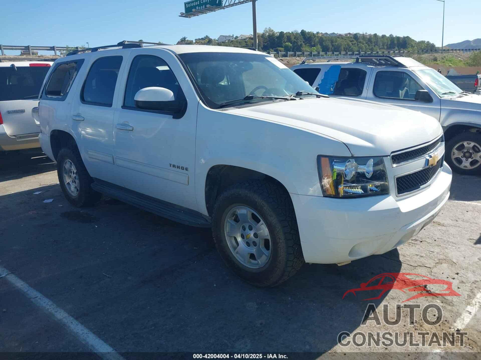 CHEVROLET TAHOE 2011 - 1GNSKAE02BR391465