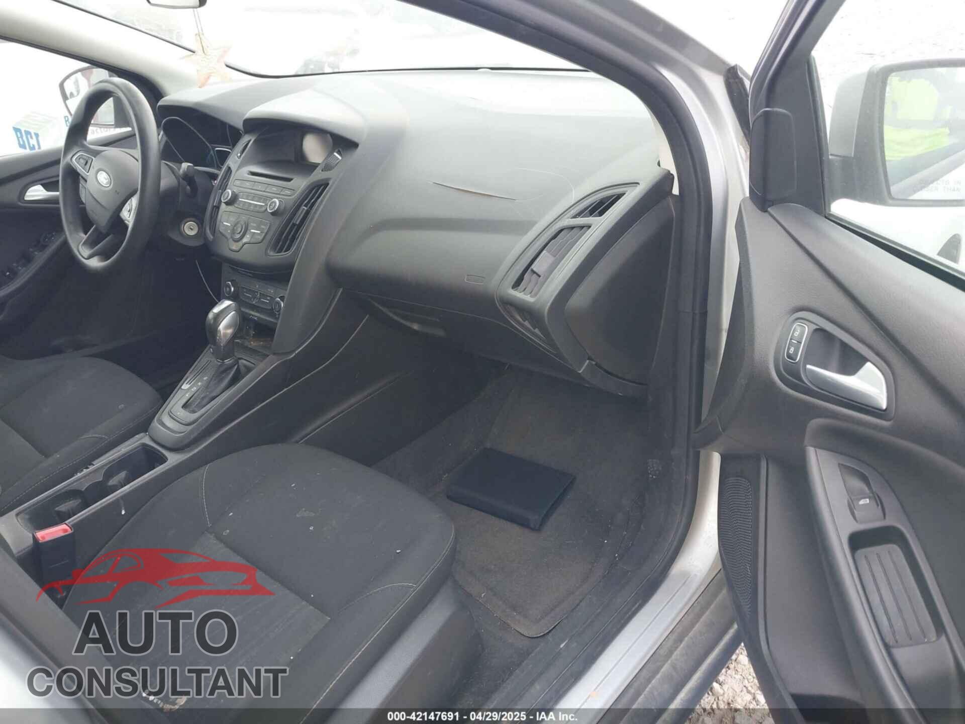FORD FOCUS 2016 - 1FADP3F2XGL371933