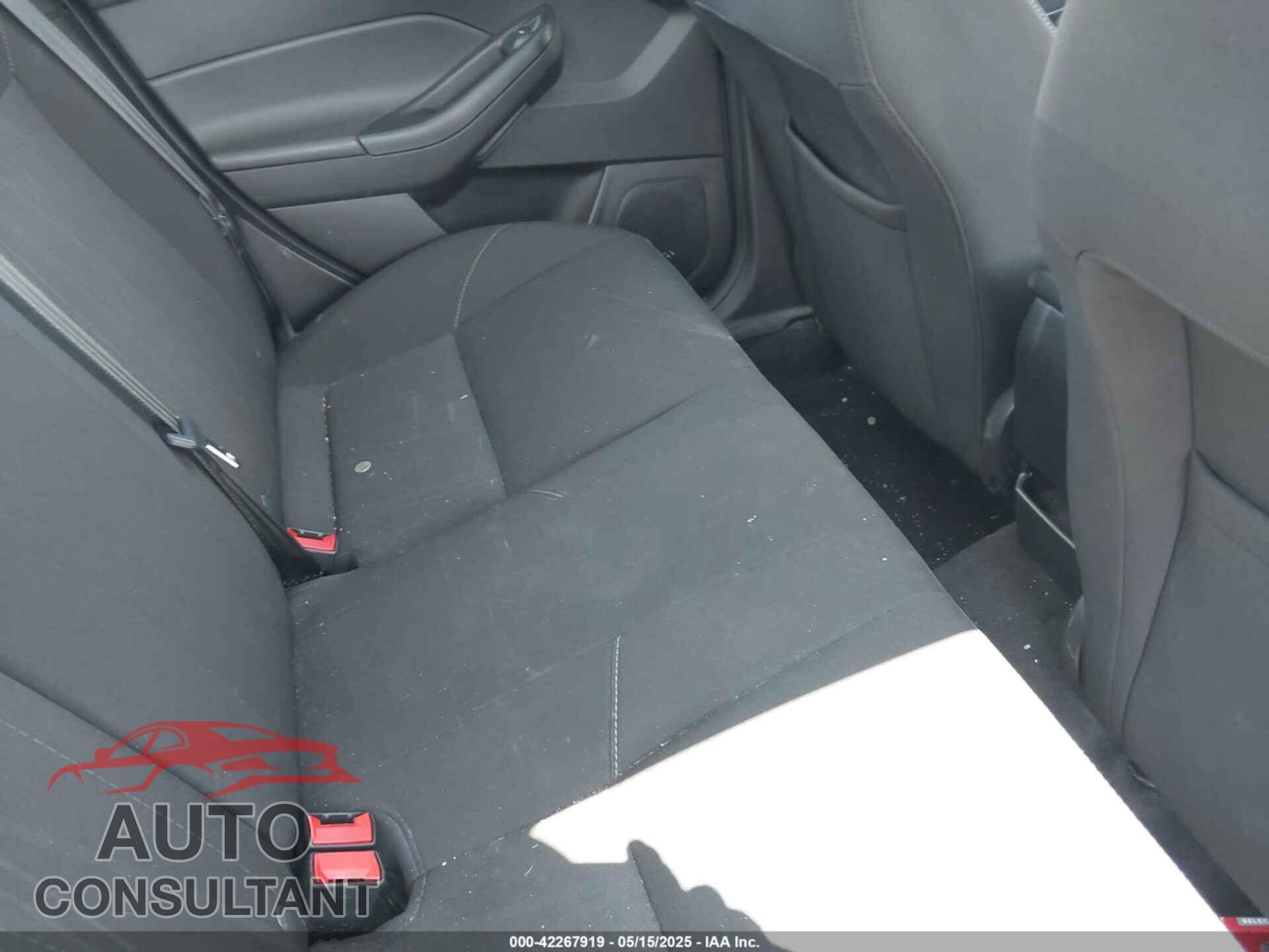 FORD FOCUS 2017 - 1FADP3H22HL339878