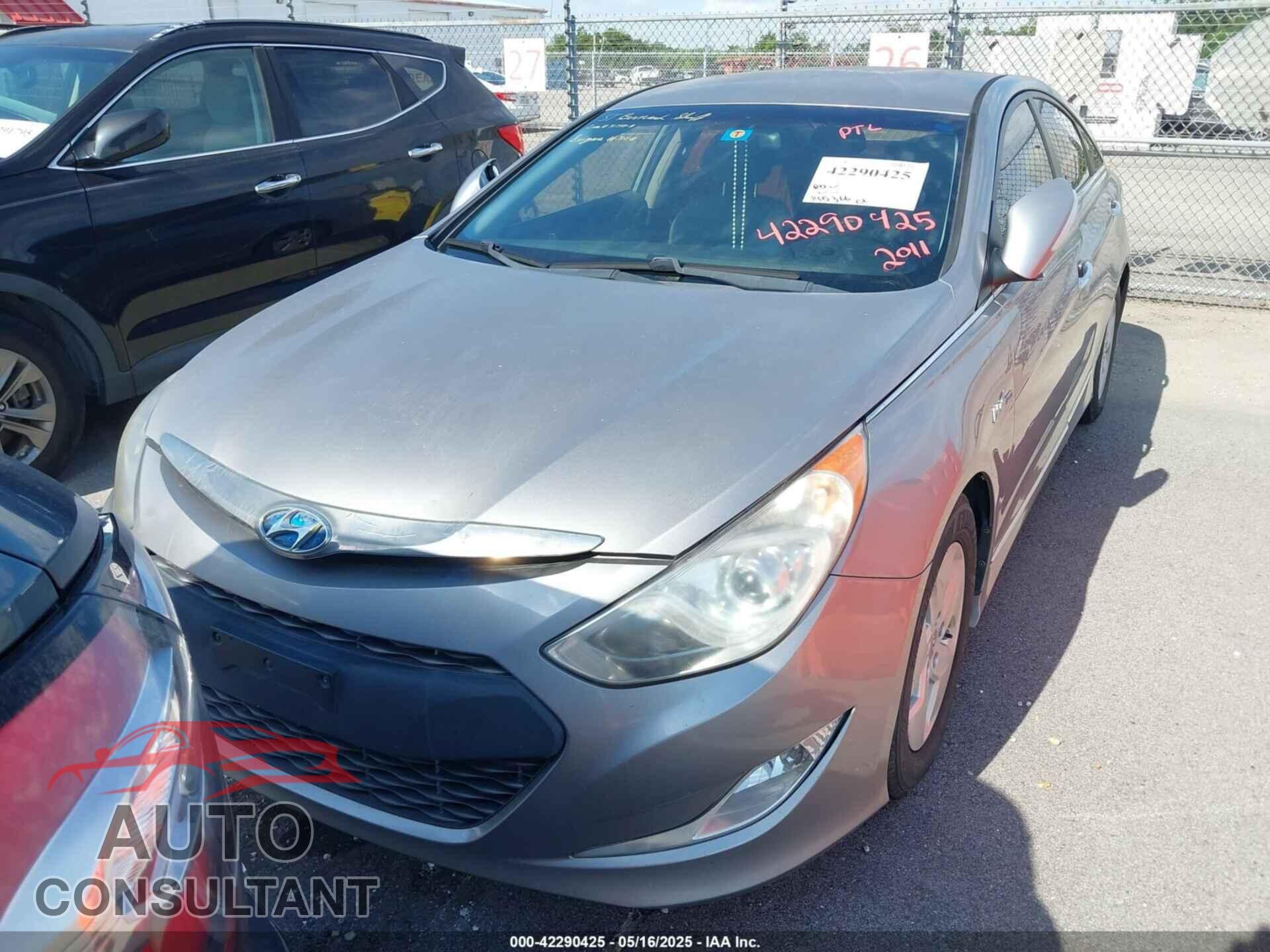 HYUNDAI SONATA 2011 - KMHEC4A46BA005847