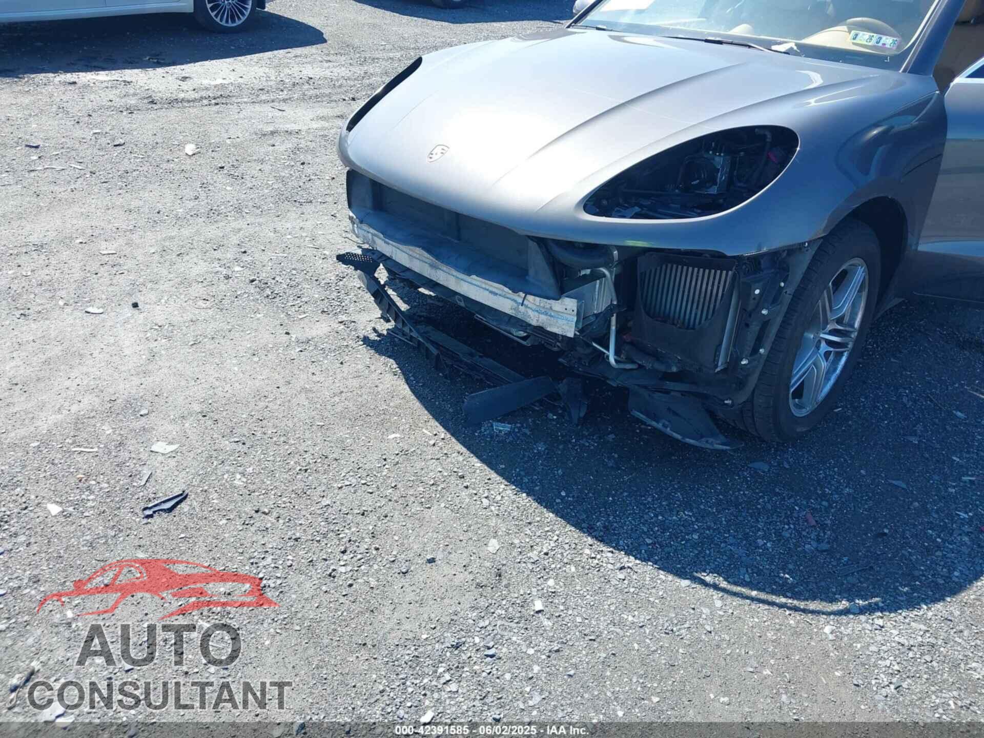 PORSCHE MACAN 2015 - WP1AB2A59FLB74613