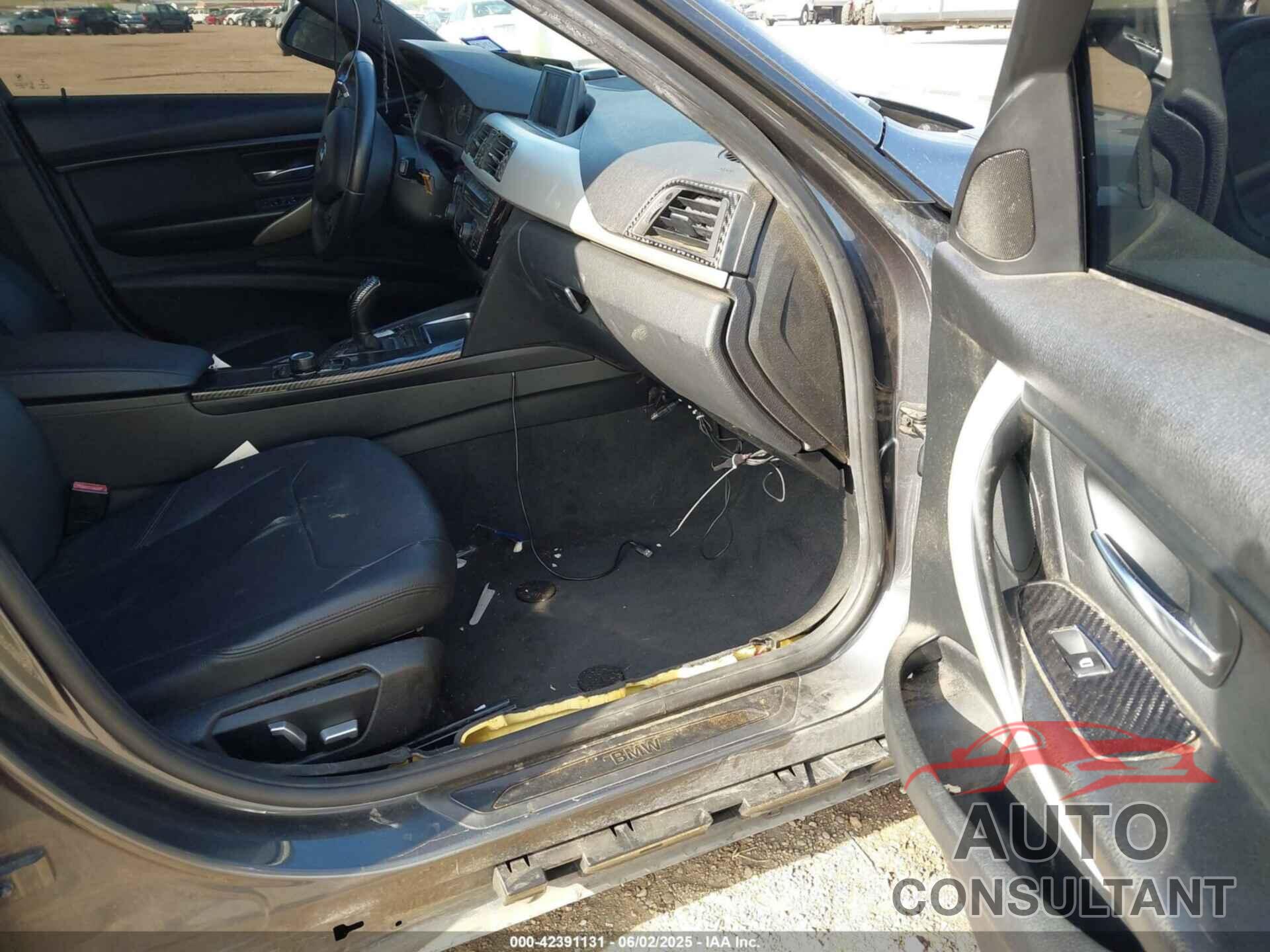 BMW 320I 2016 - WBA8E1G56GNU12073