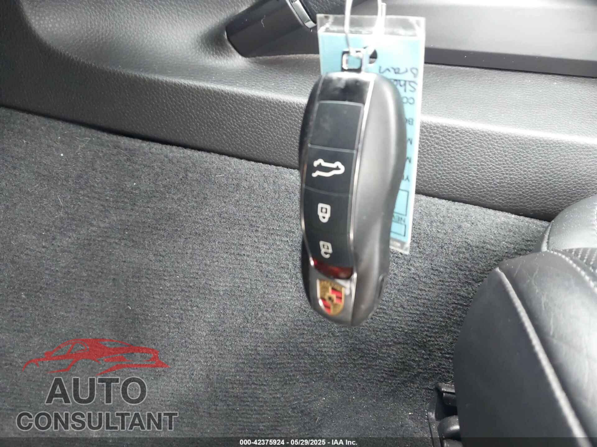 PORSCHE CAYENNE 2016 - WP1AA2A28GLA10621