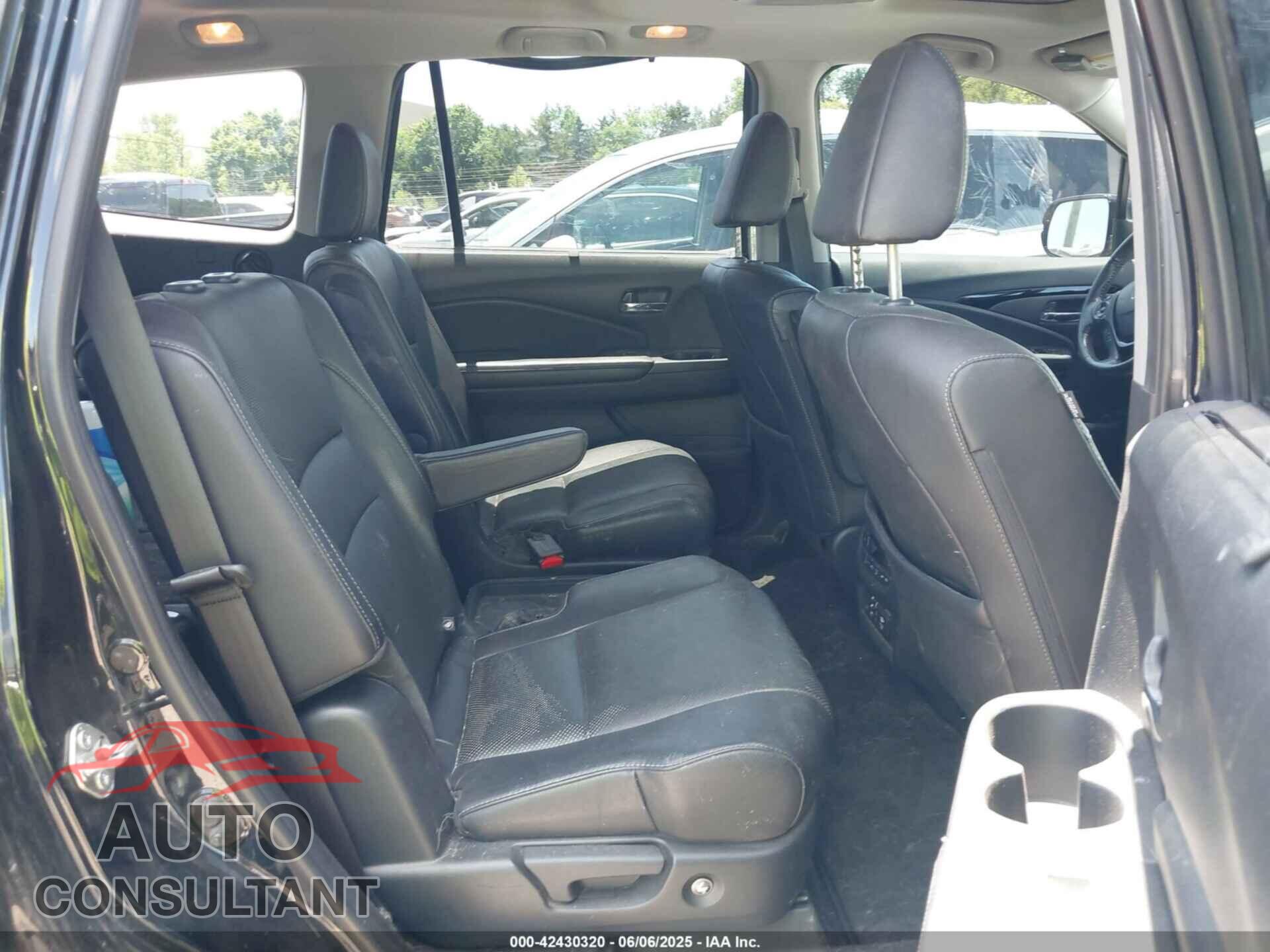 HONDA PILOT 2017 - 5FNYF6H07HB047306