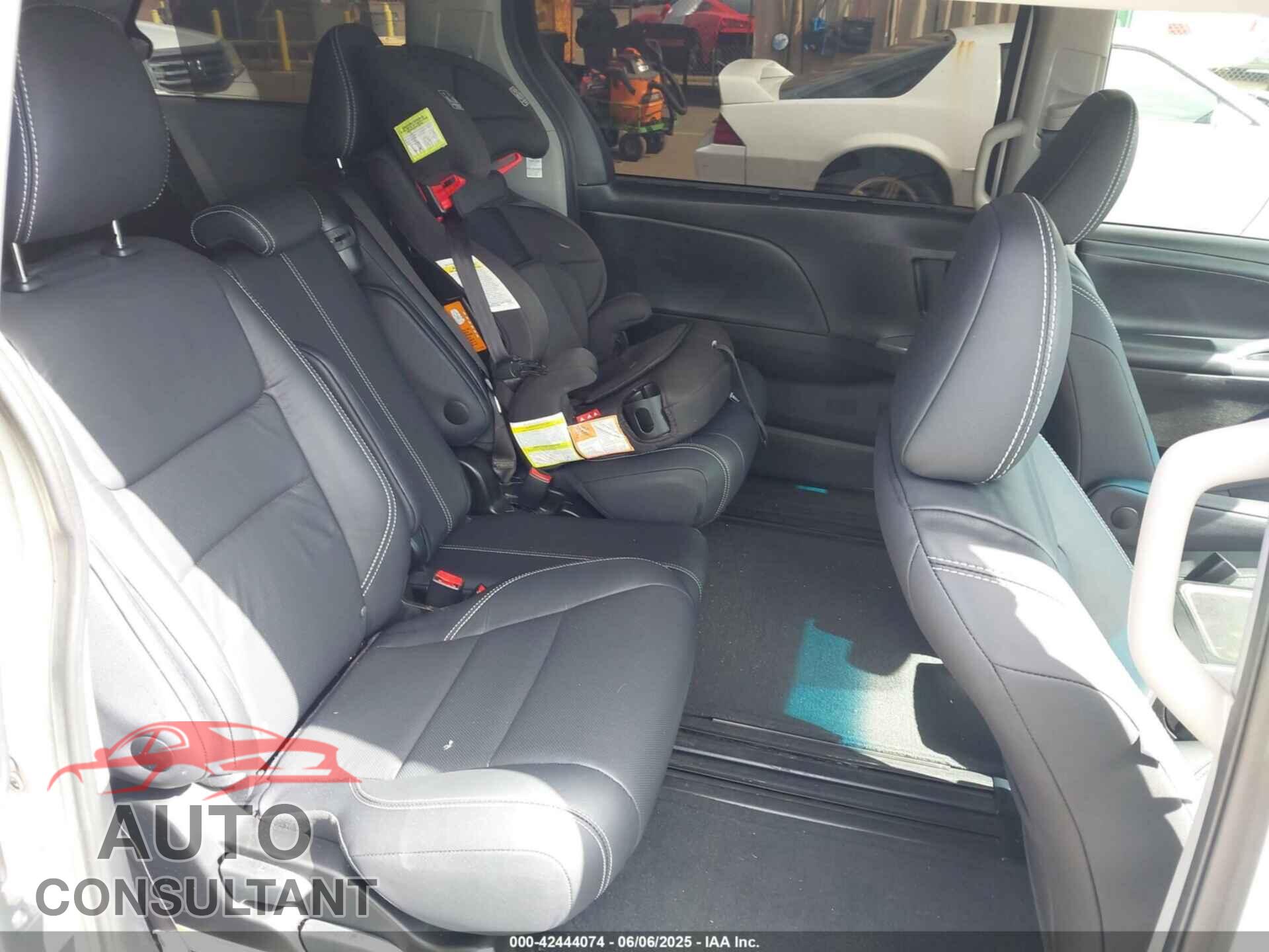 TOYOTA SIENNA 2017 - 5TDXZ3DC6HS899952