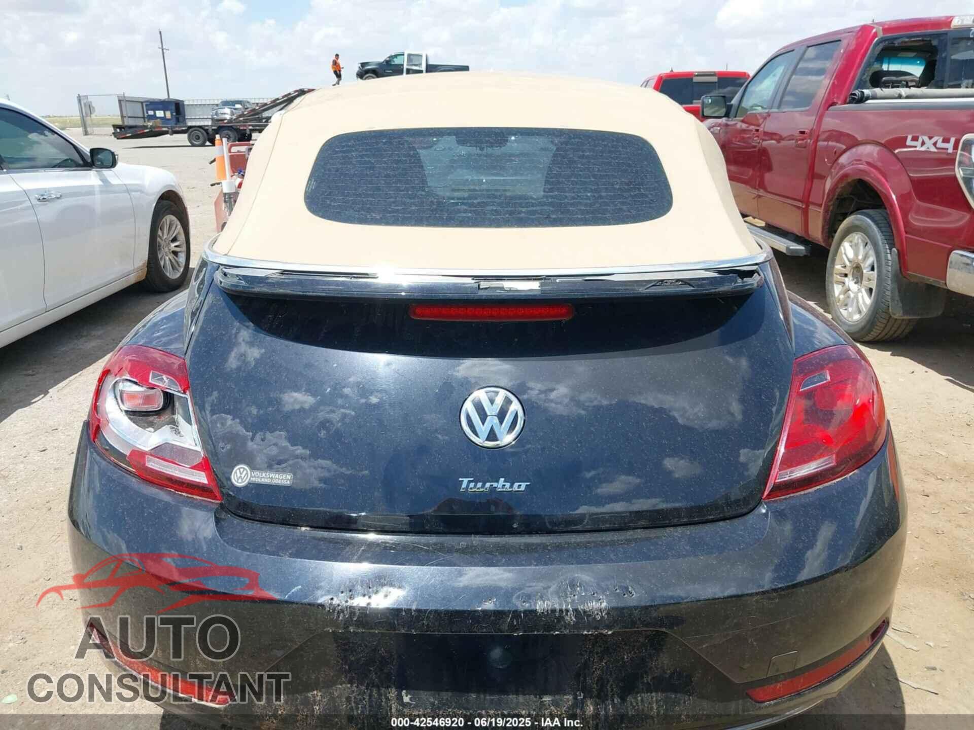 VOLKSWAGEN BEETLE 2017 - 3VW517AT4HM801086