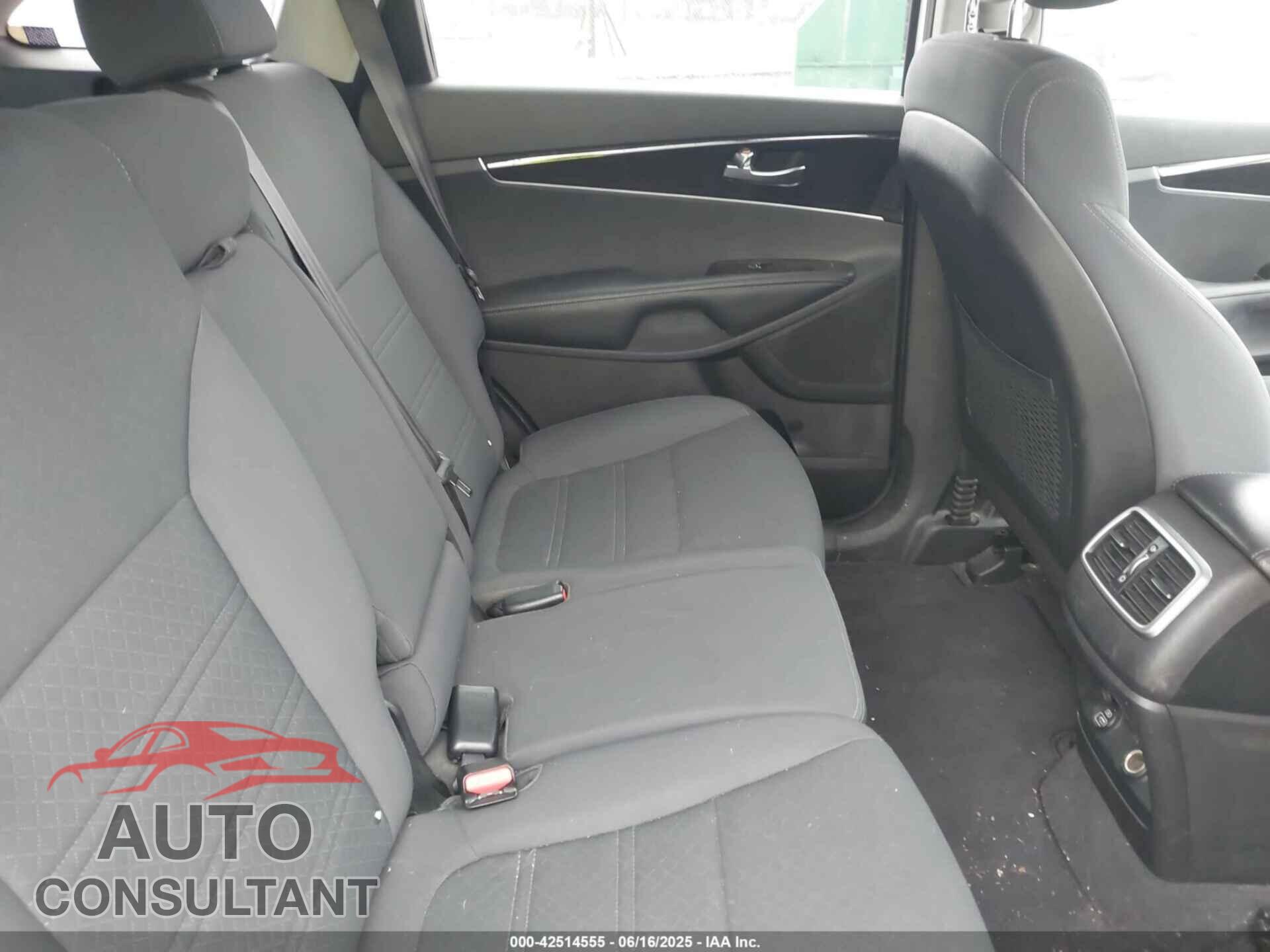 KIA SORENTO 2016 - 5XYPG4A33GG053905