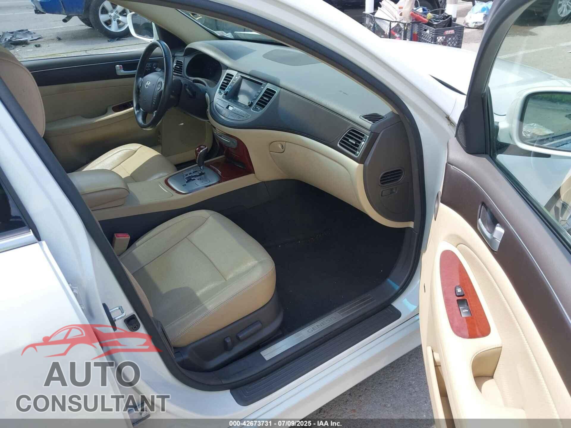 HYUNDAI GENESIS 2012 - KMHGC4DD3CU184482