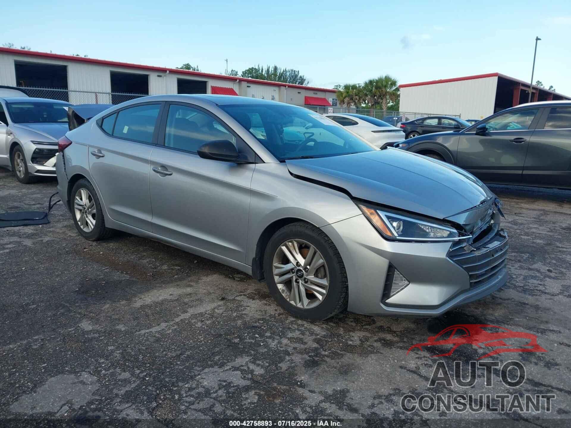 HYUNDAI ELANTRA 2020 - 5NPD84LFXLH590121