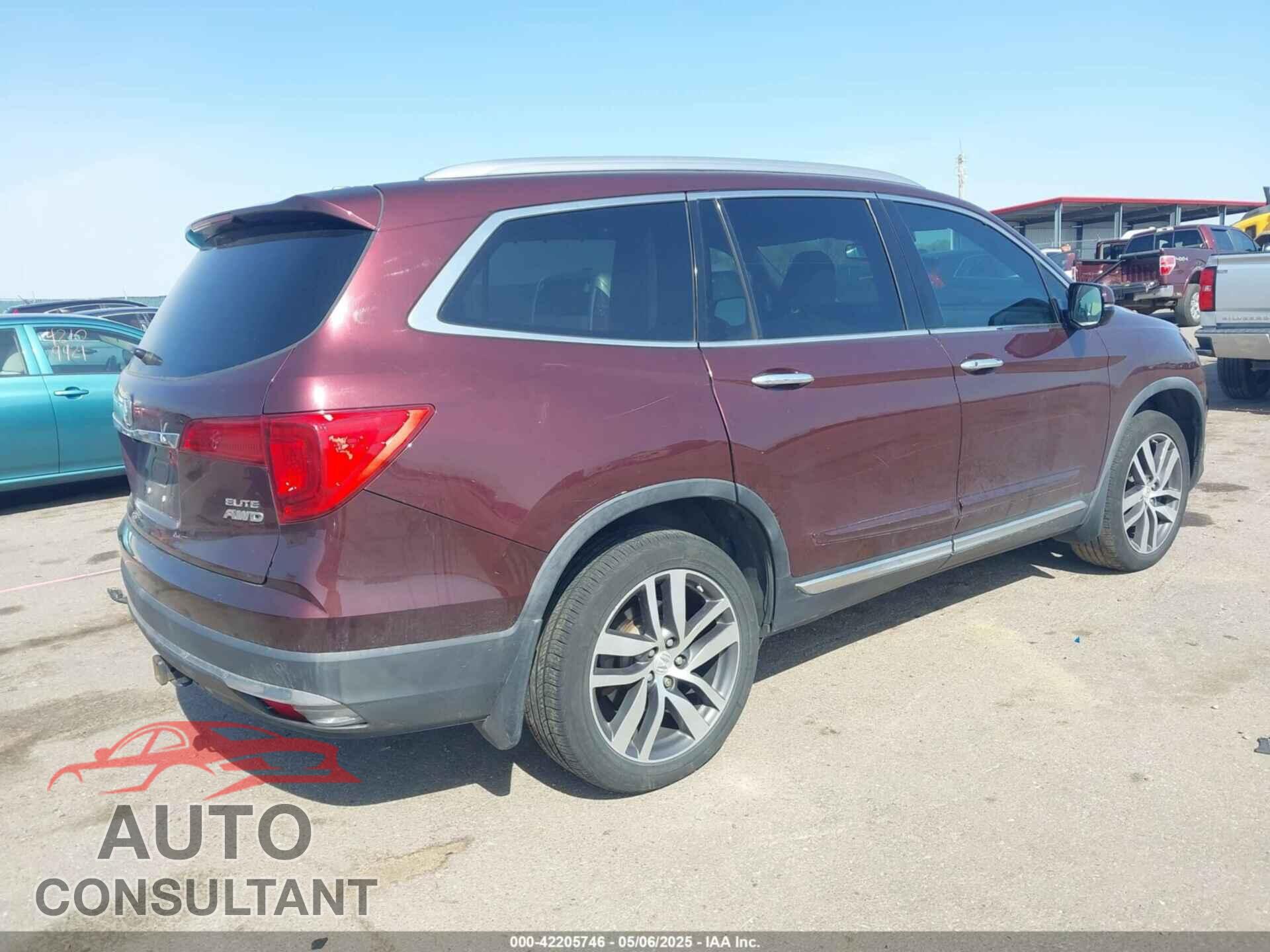 HONDA PILOT 2017 - 5FNYF6H04HB051023