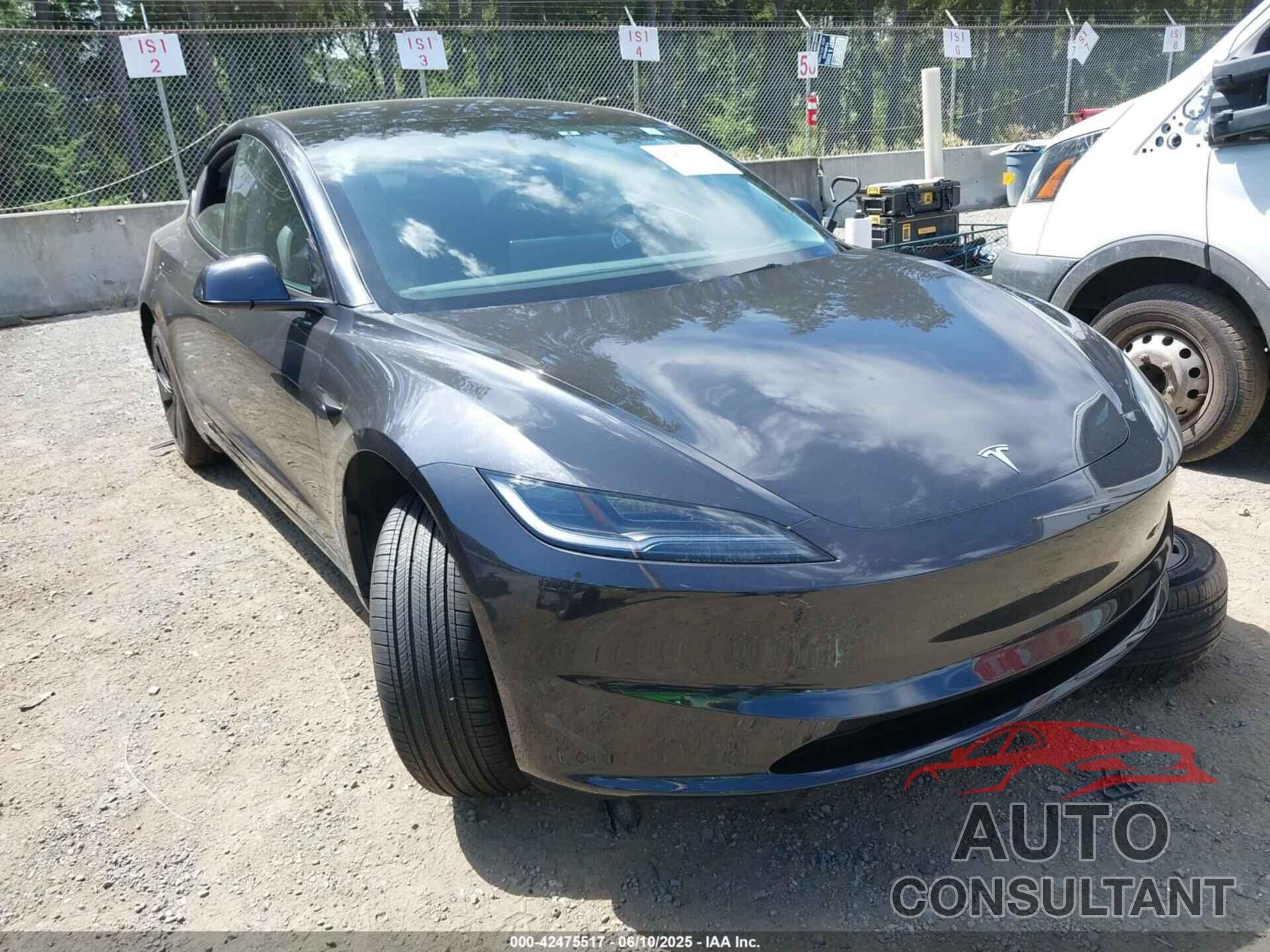 TESLA MODEL 3 2024 - 5YJ3E1EA0RF823760