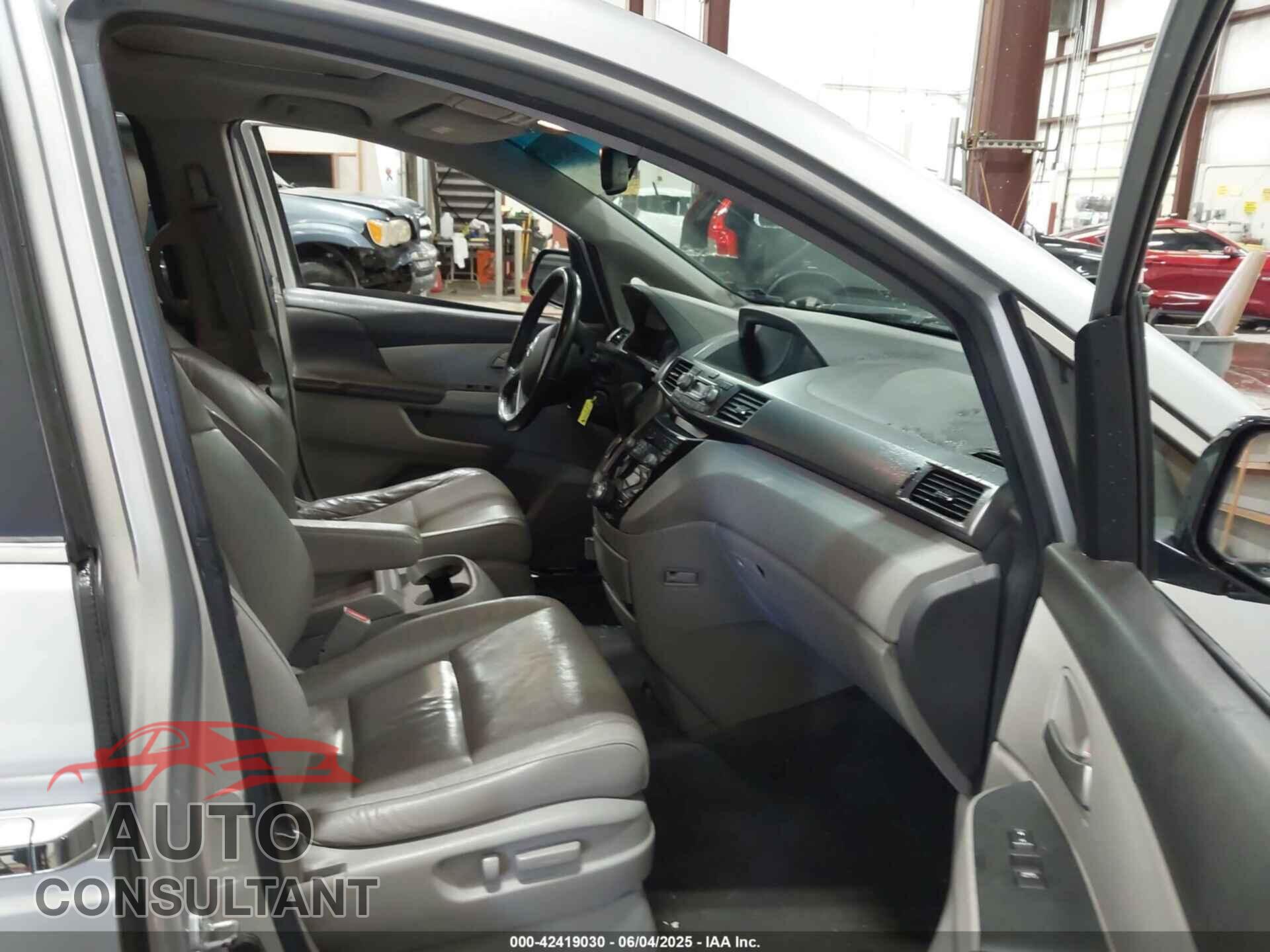 HONDA ODYSSEY 2011 - 5FNRL5H66BB010332