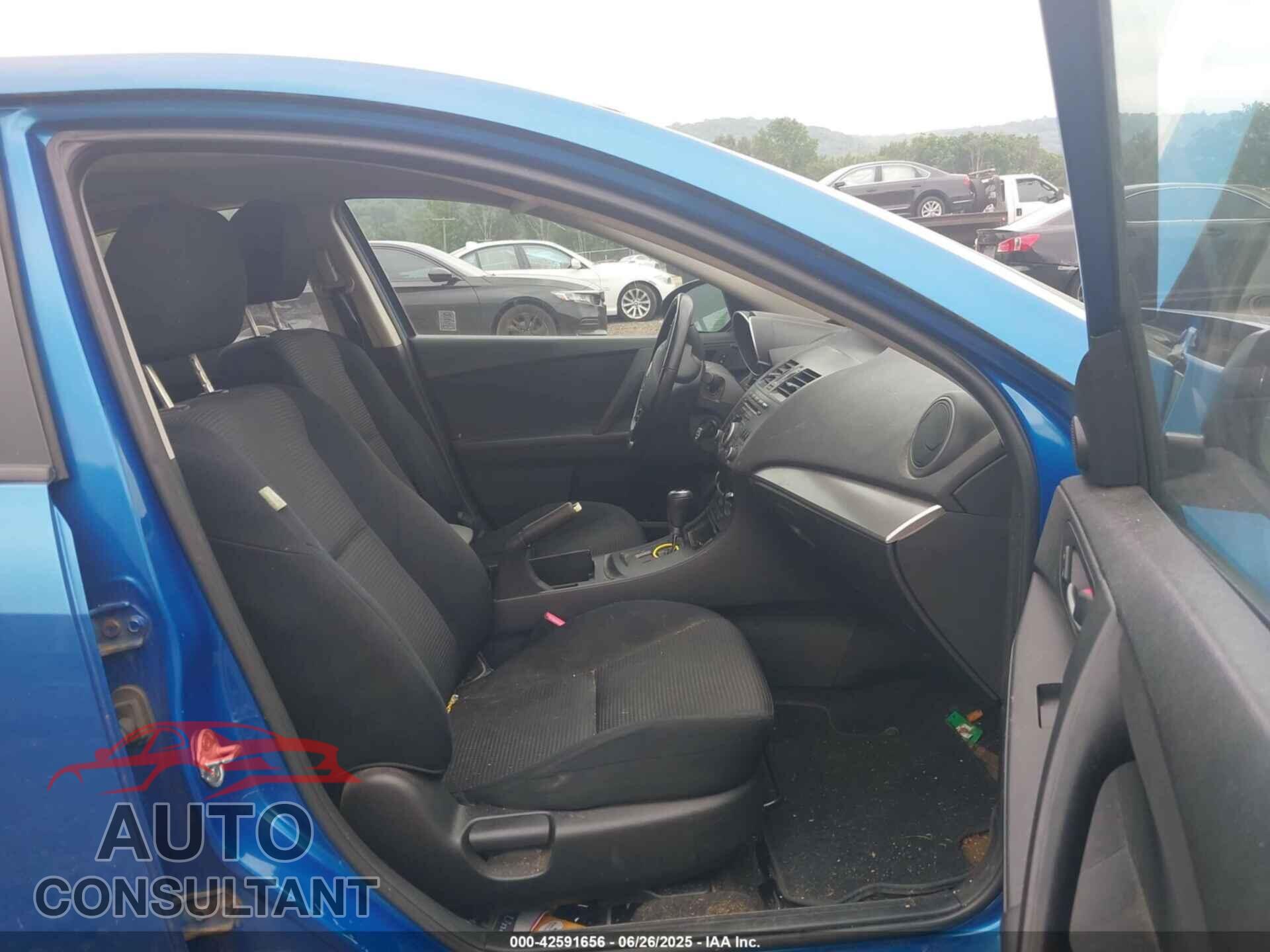 MAZDA MAZDA3 2012 - JM1BL1V79C1666736