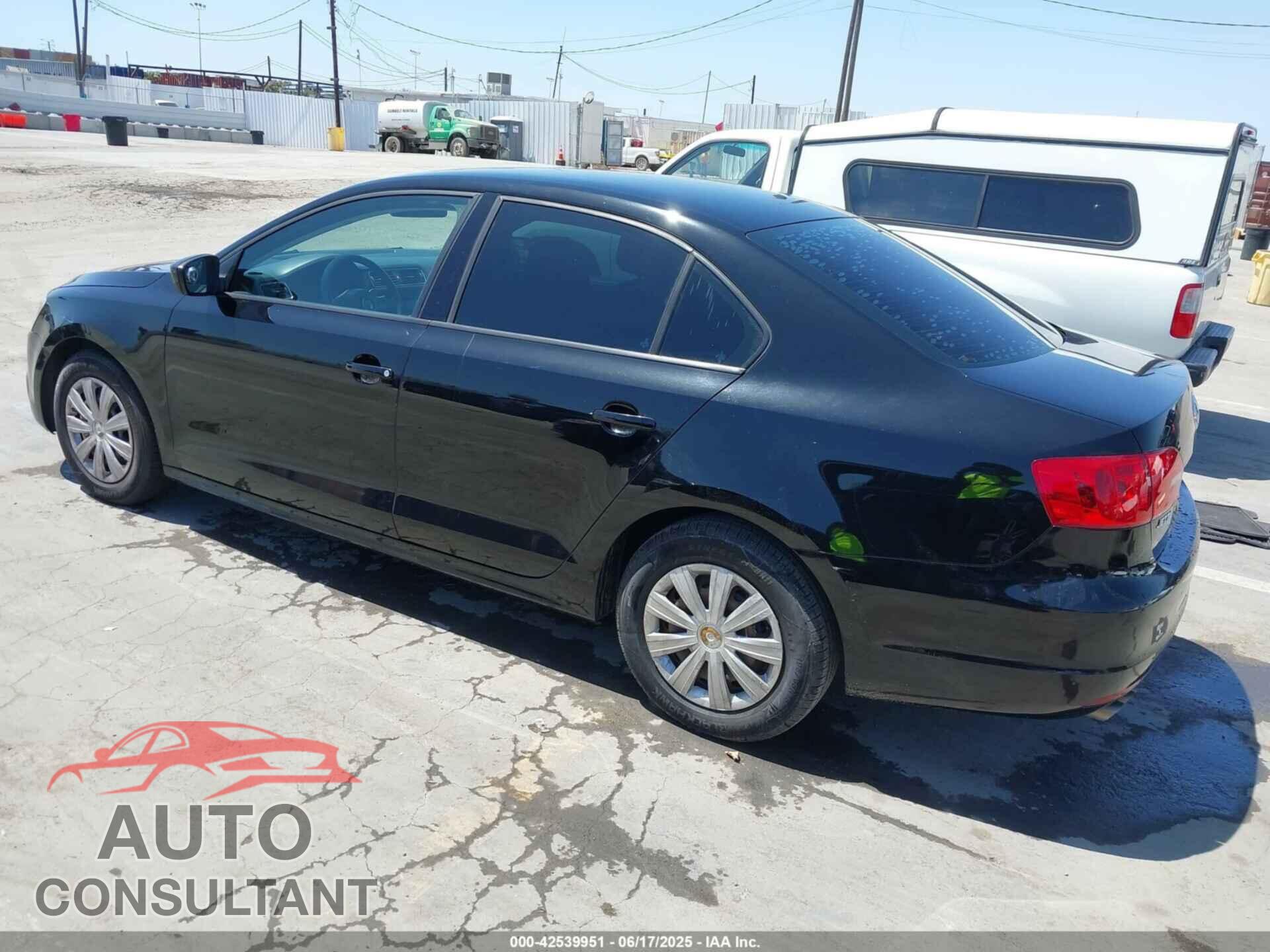 VOLKSWAGEN JETTA 2011 - 3VW2K7AJXBM307904