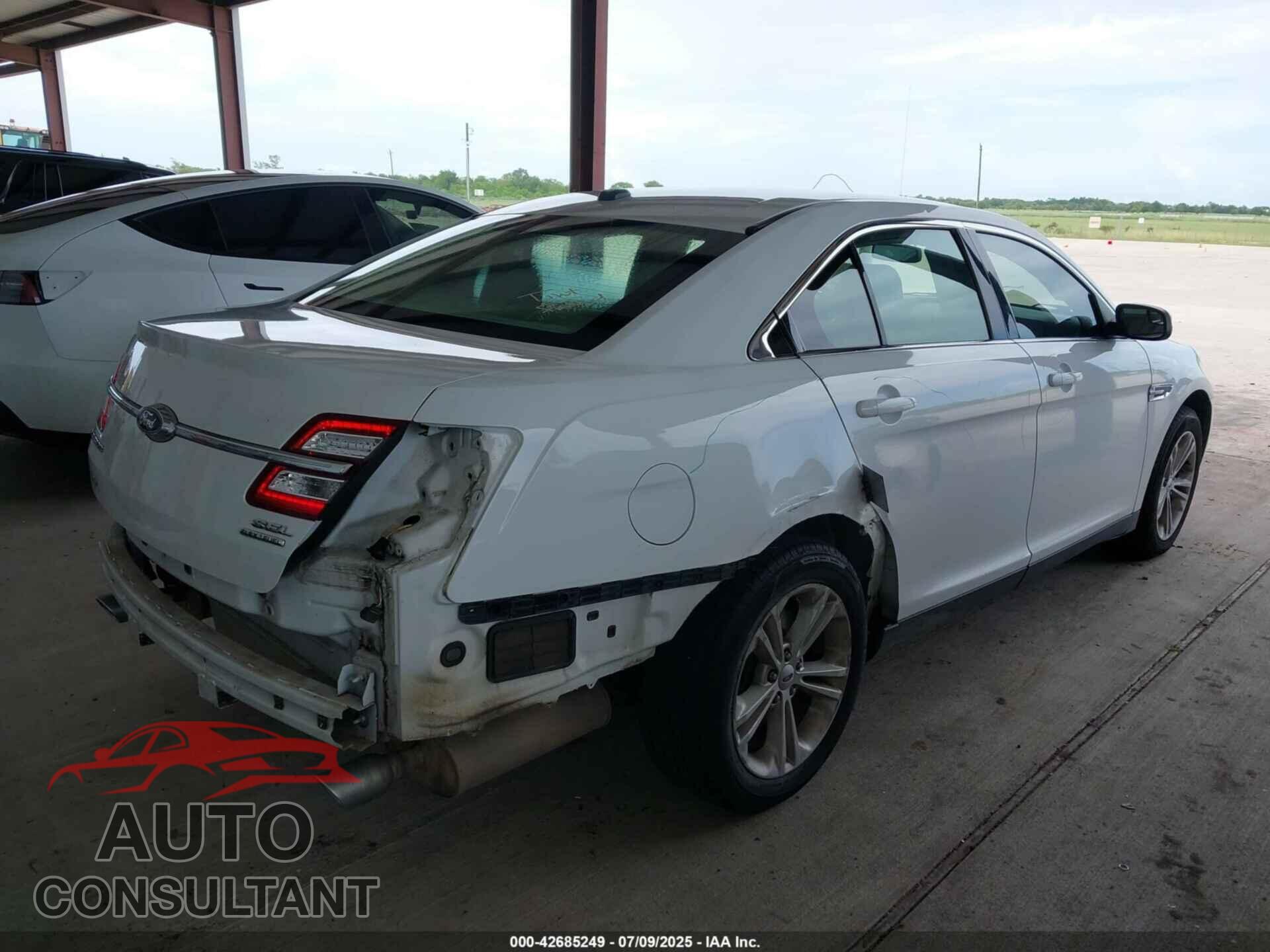 FORD TAURUS 2015 - 1FAHP2E80FG133971