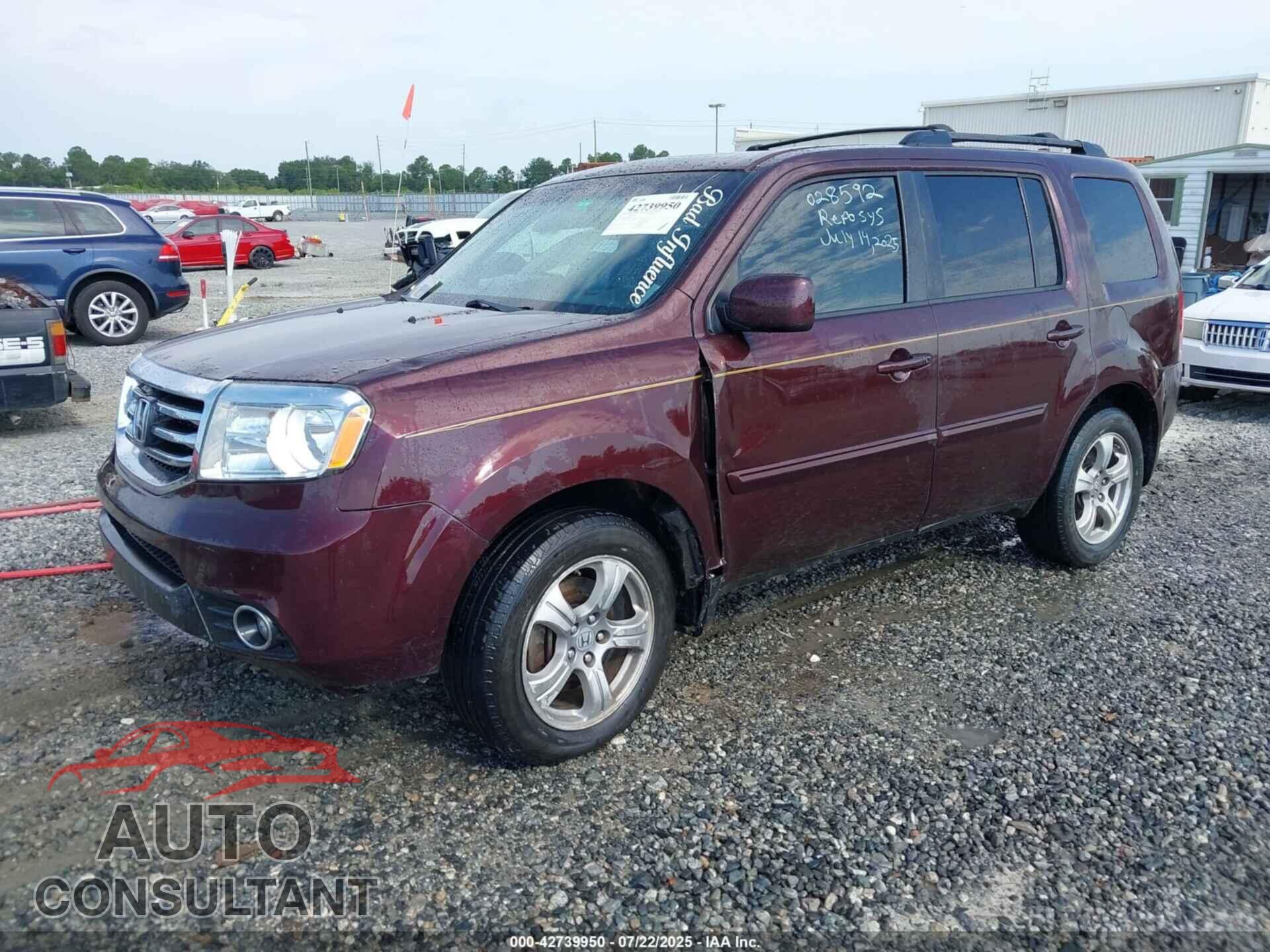 HONDA PILOT 2013 - 5FNYF4H52DB028592