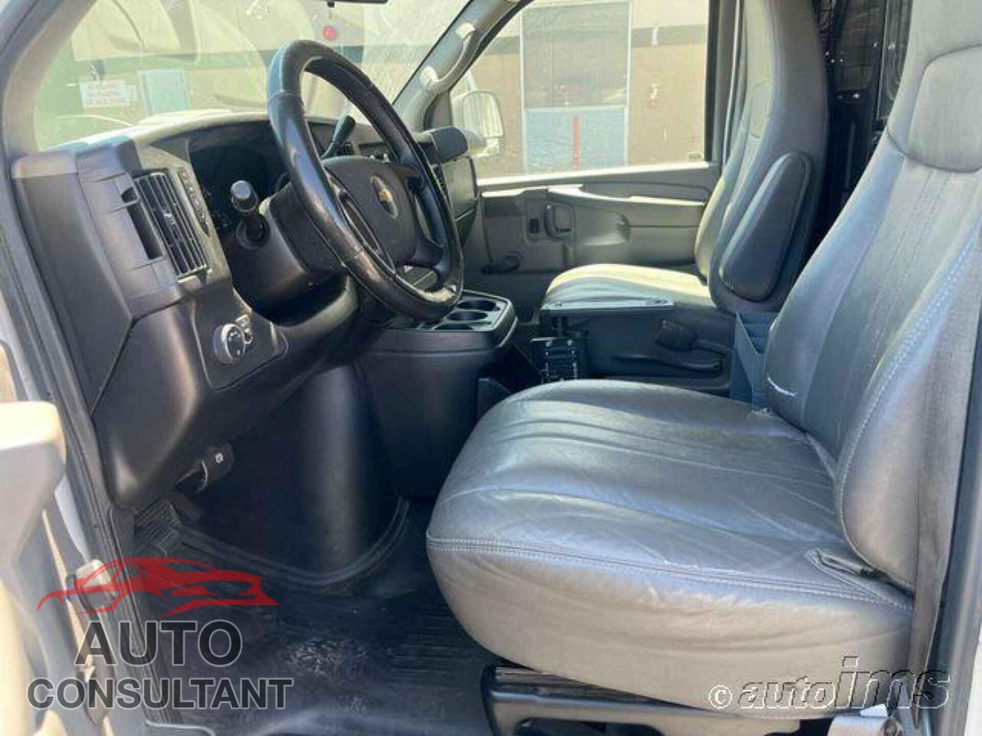 CHEVROLET EXPRESS G1500 2013 - 1GCSGAFX9D1153068