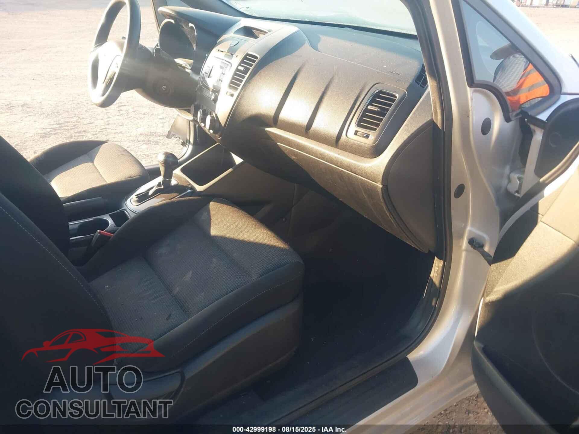 KIA FORTE 2017 - 3KPFK4A70HE065117