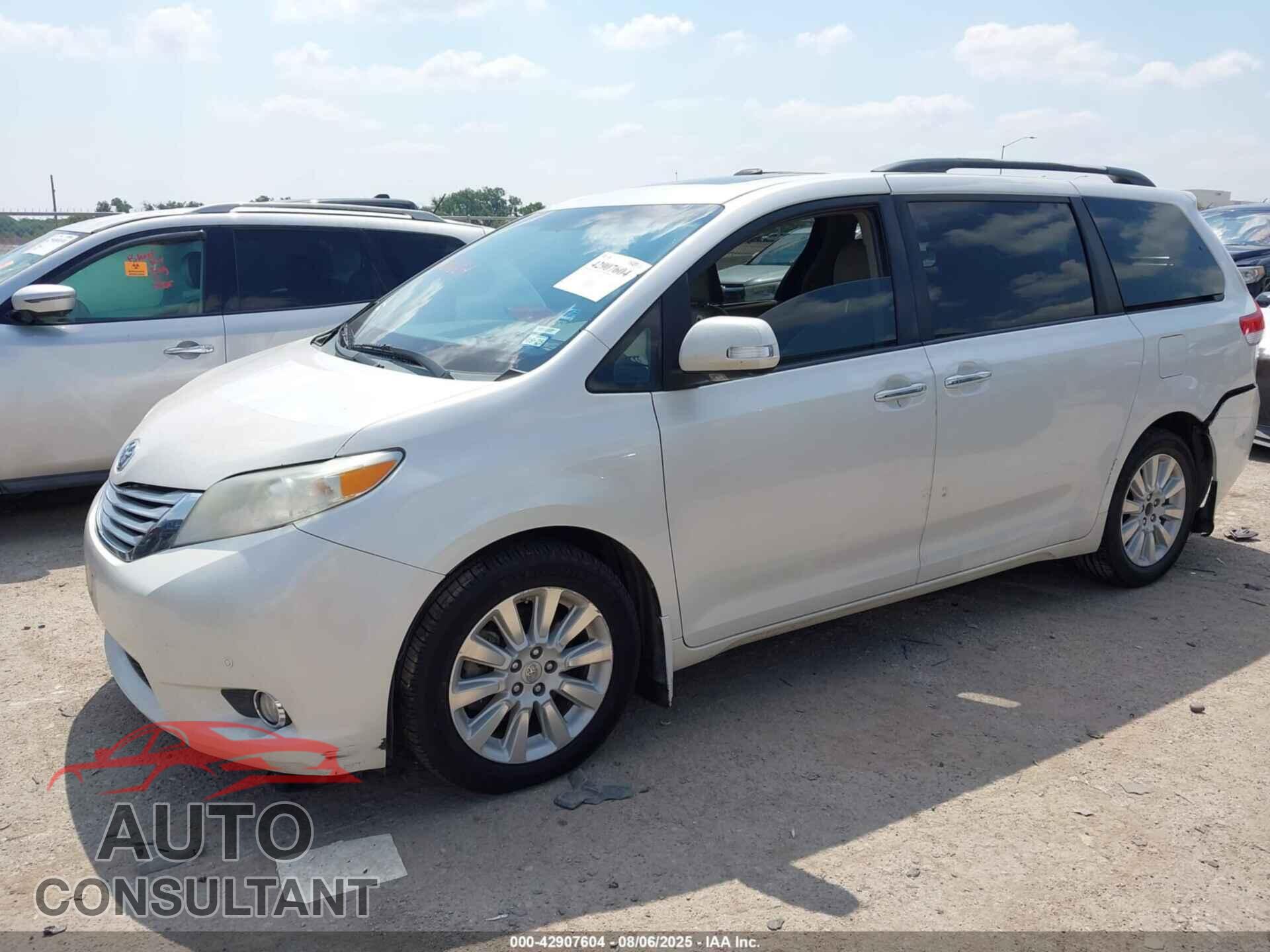 TOYOTA SIENNA 2013 - 5TDYK3DC2DS347318