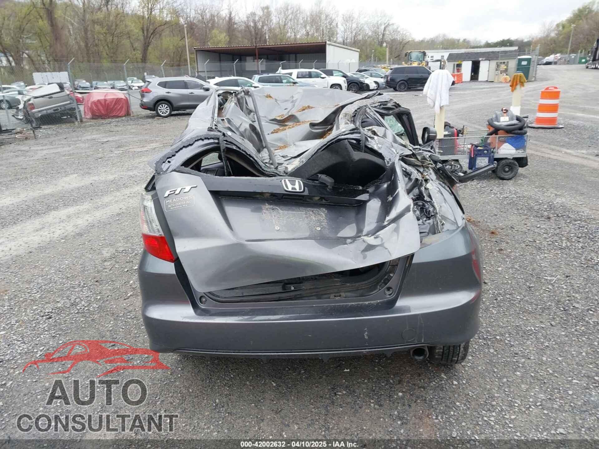 HONDA FIT 2013 - JHMGE8H56DC029276
