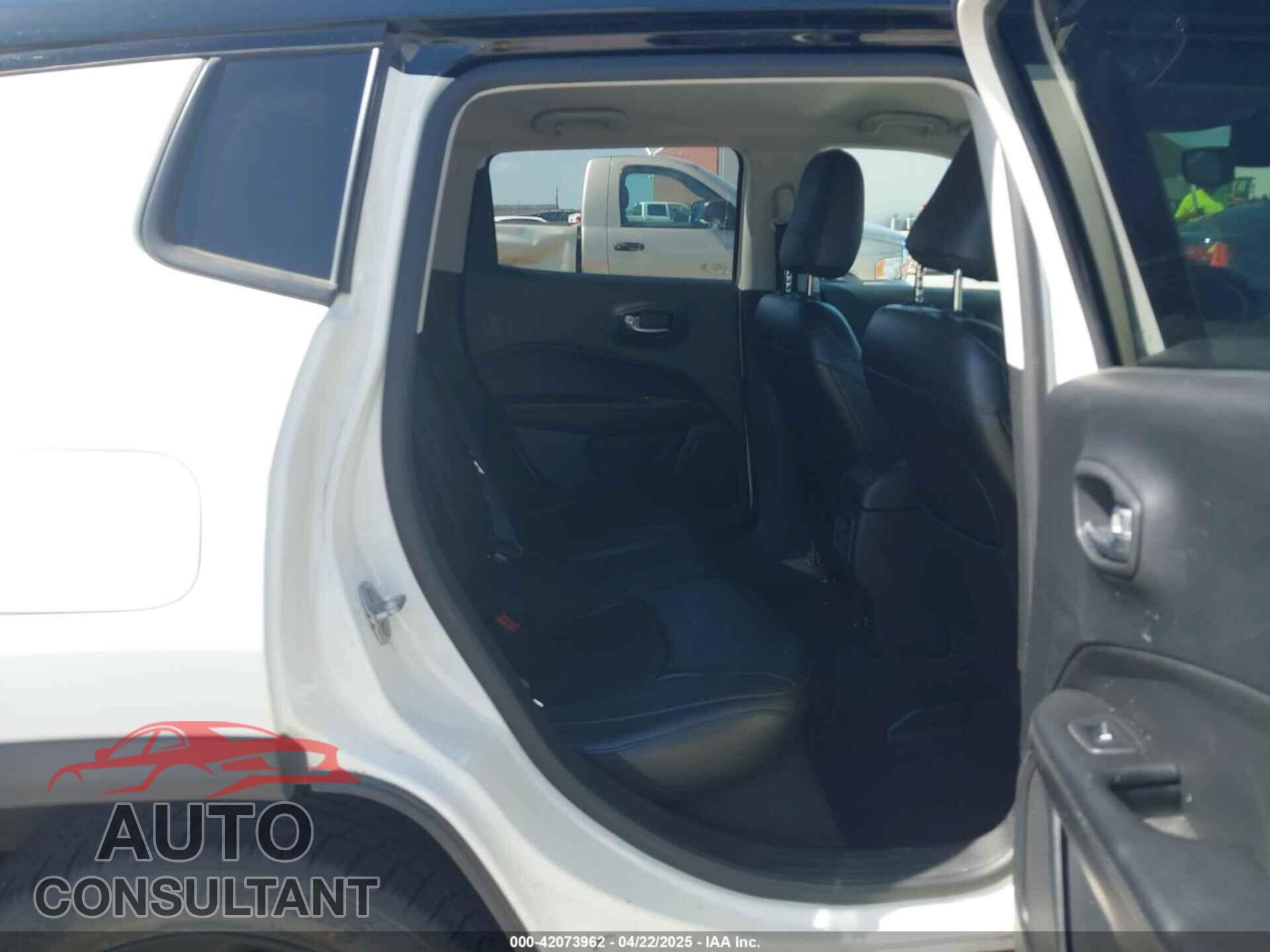 JEEP COMPASS 2018 - 3C4NJCBB4JT487596