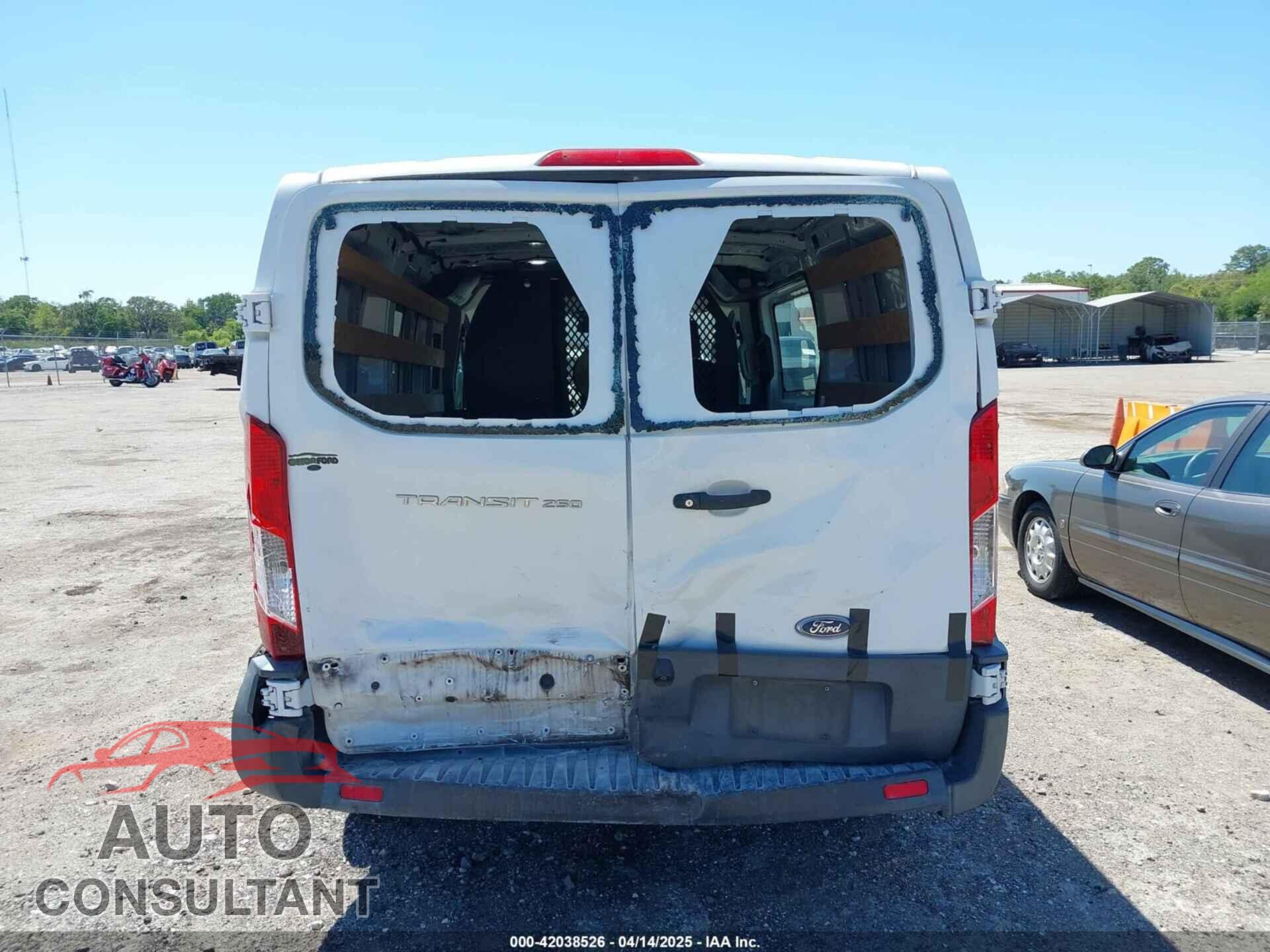FORD TRANSIT-250 2018 - 1FTYR1YM3JKB16286