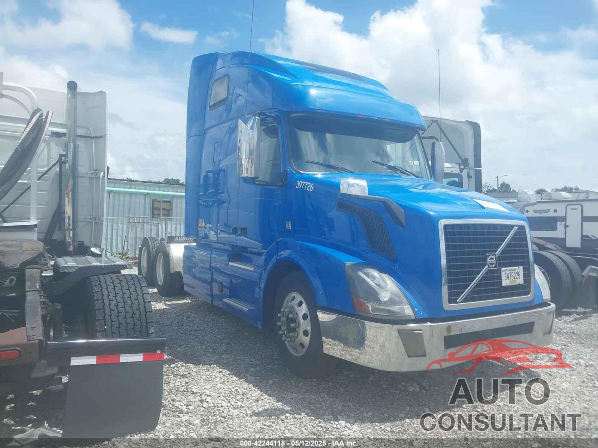 VOLVO VNL 2018 - 4V4NC9EH4JN886929