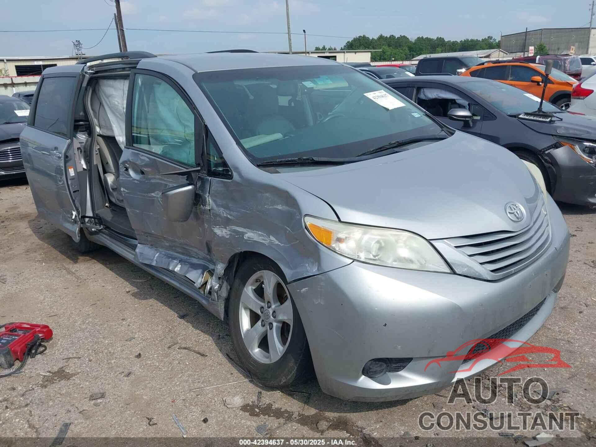 TOYOTA SIENNA 2015 - 5TDKK3DC1FS655489
