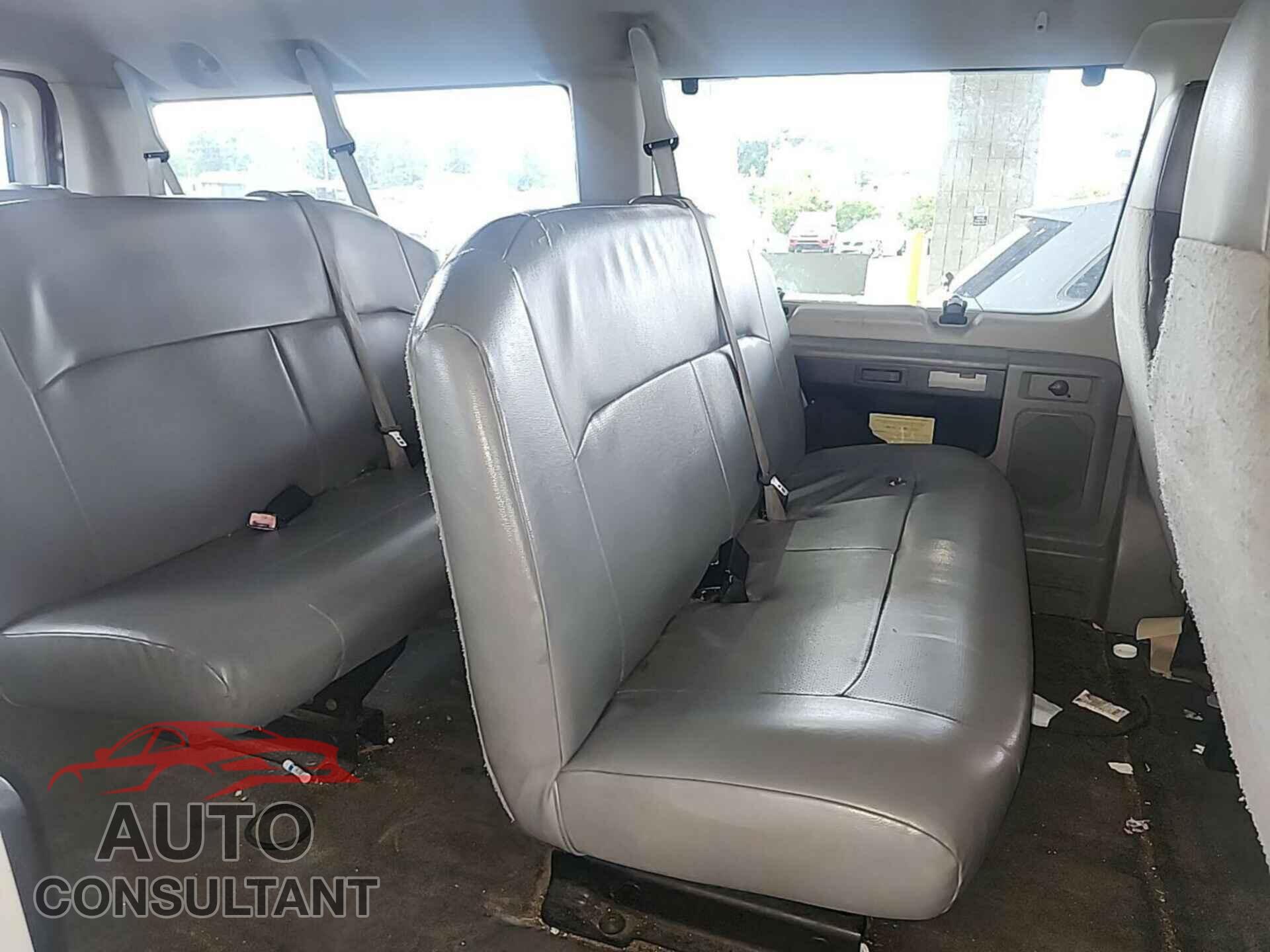 FORD E-350 SUPER DUTY 2013 - 1FBNE3BL8DDA08351