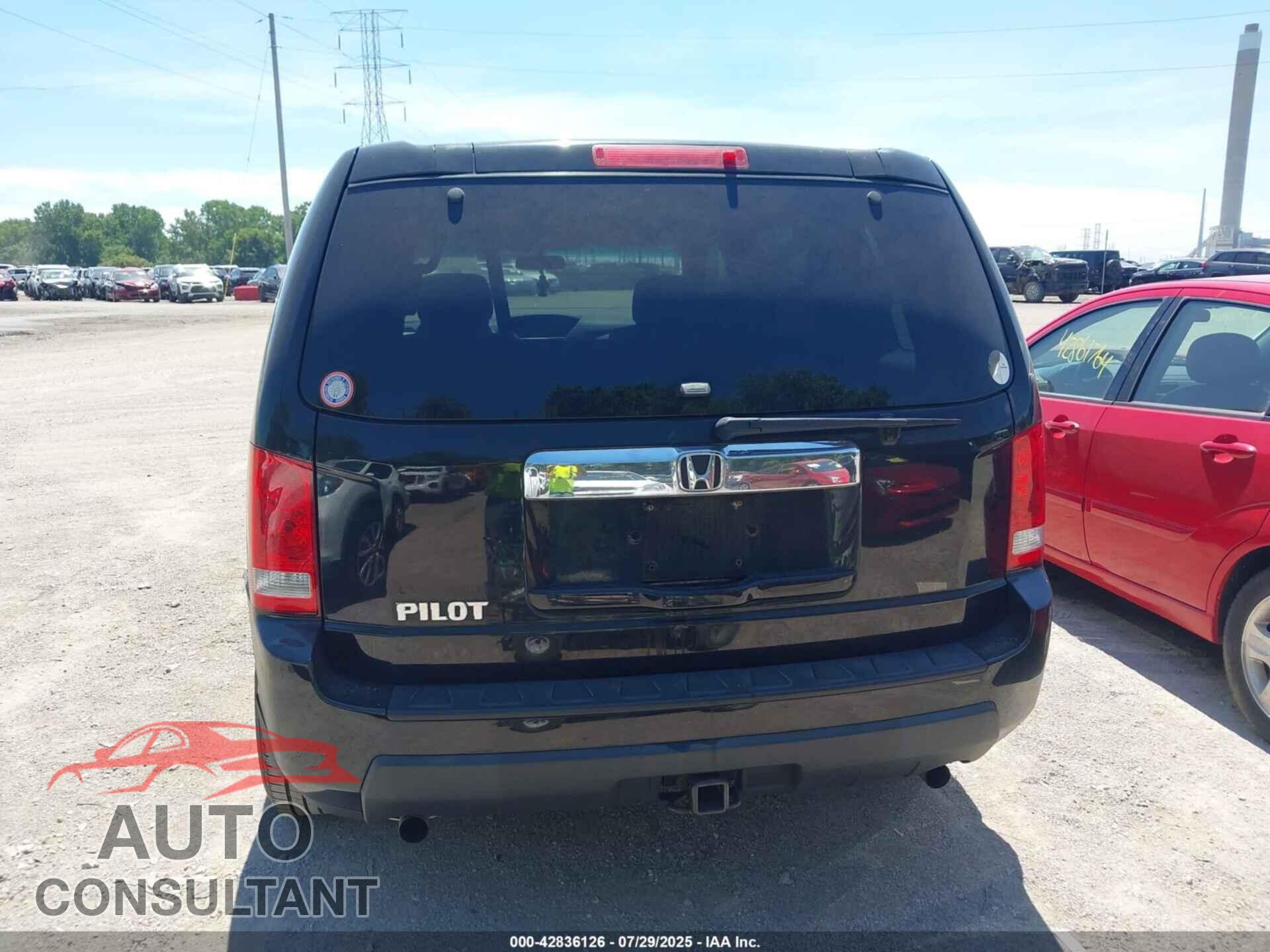 HONDA PILOT 2011 - 5FNYF3H23BB008557