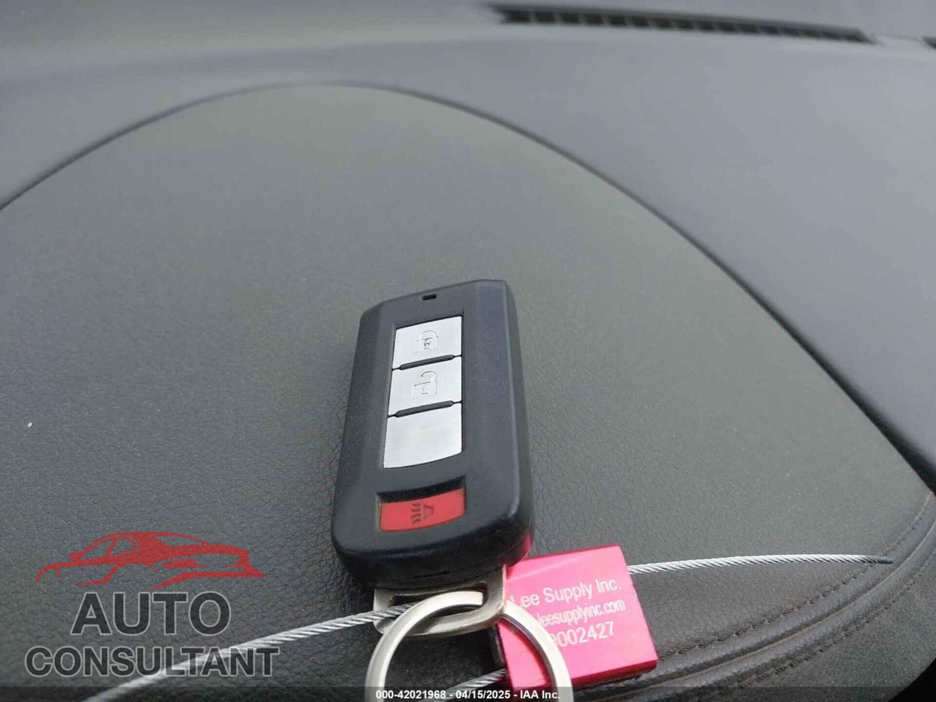 MITSUBISHI OUTLANDER 2016 - JA4AD3A32GZ038817