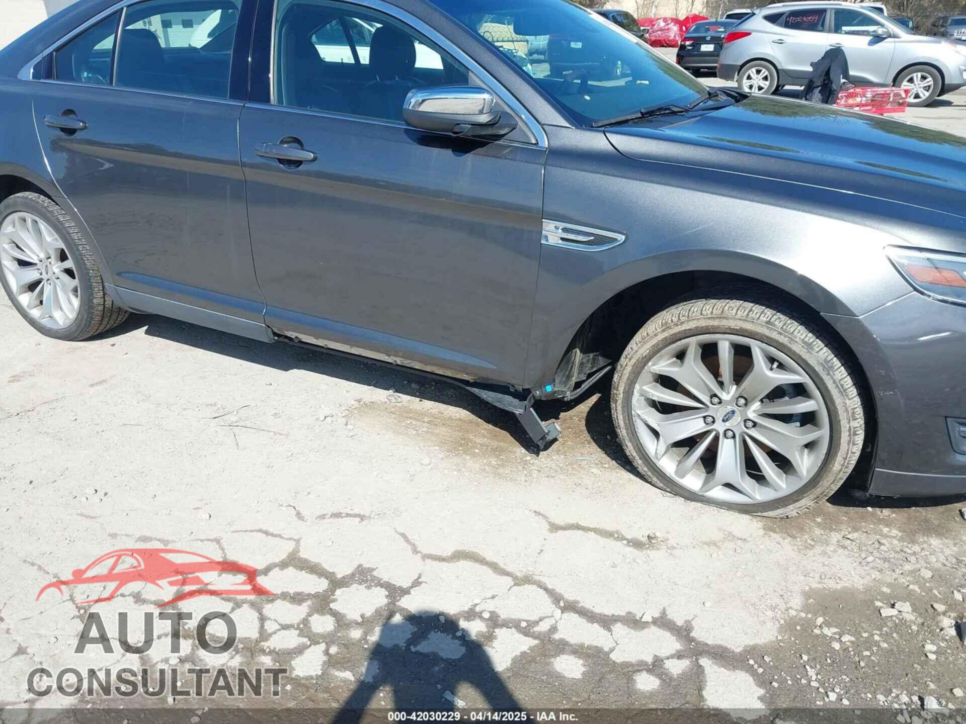 FORD TAURUS 2017 - 1FAHP2F86HG120952