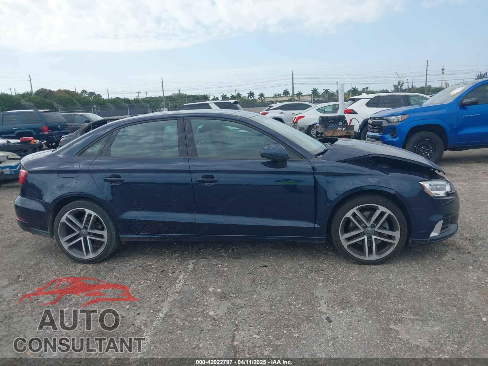 AUDI A3 2018 - WAUAUGFF2J1032373