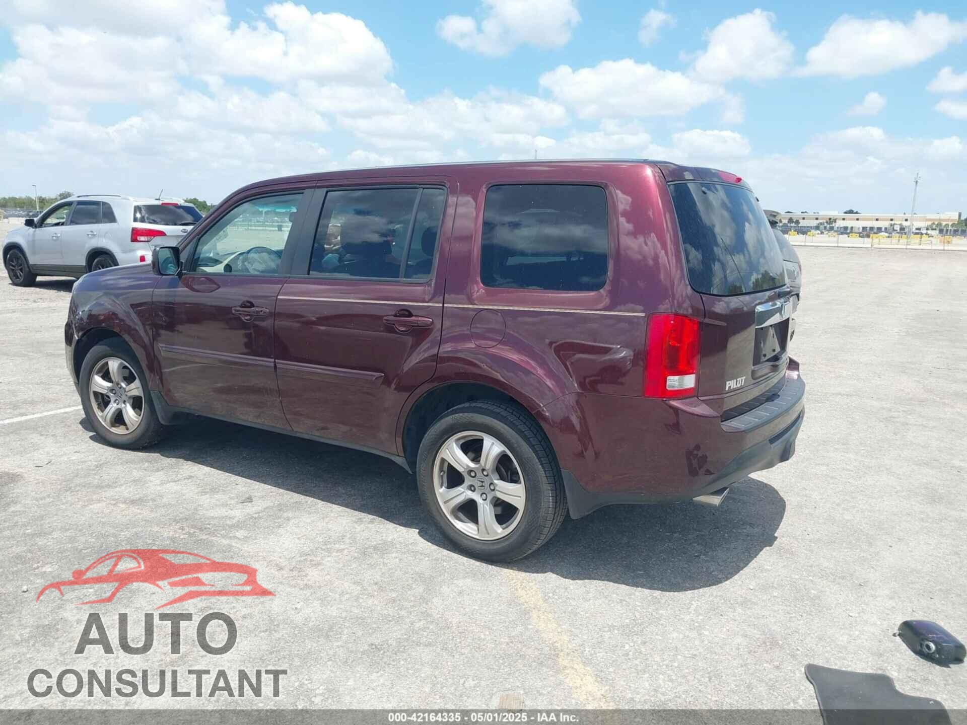 HONDA PILOT 2015 - 5FNYF3H72FB015419