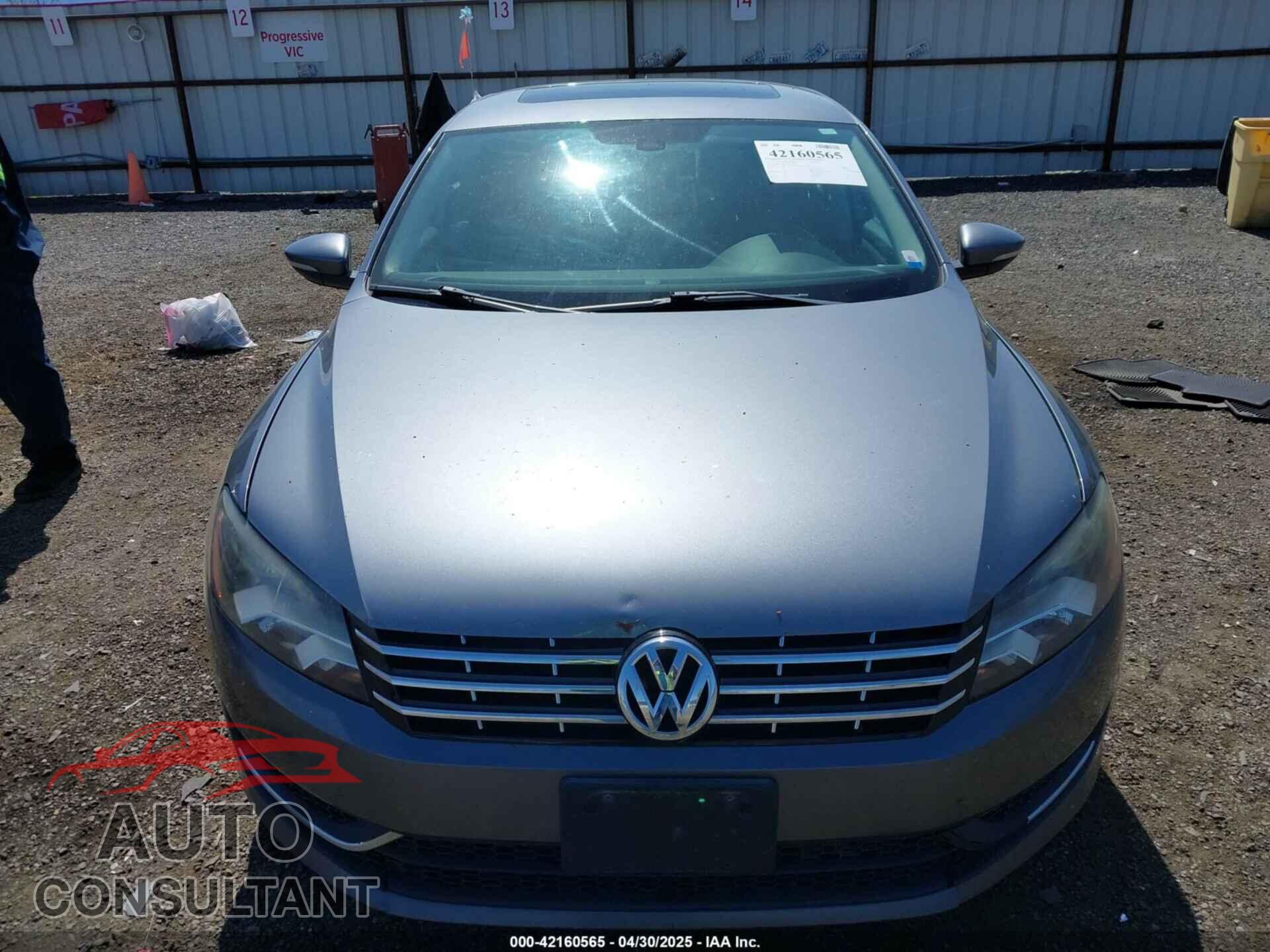 VOLKSWAGEN PASSAT 2012 - 1VWBN7A38CC013400