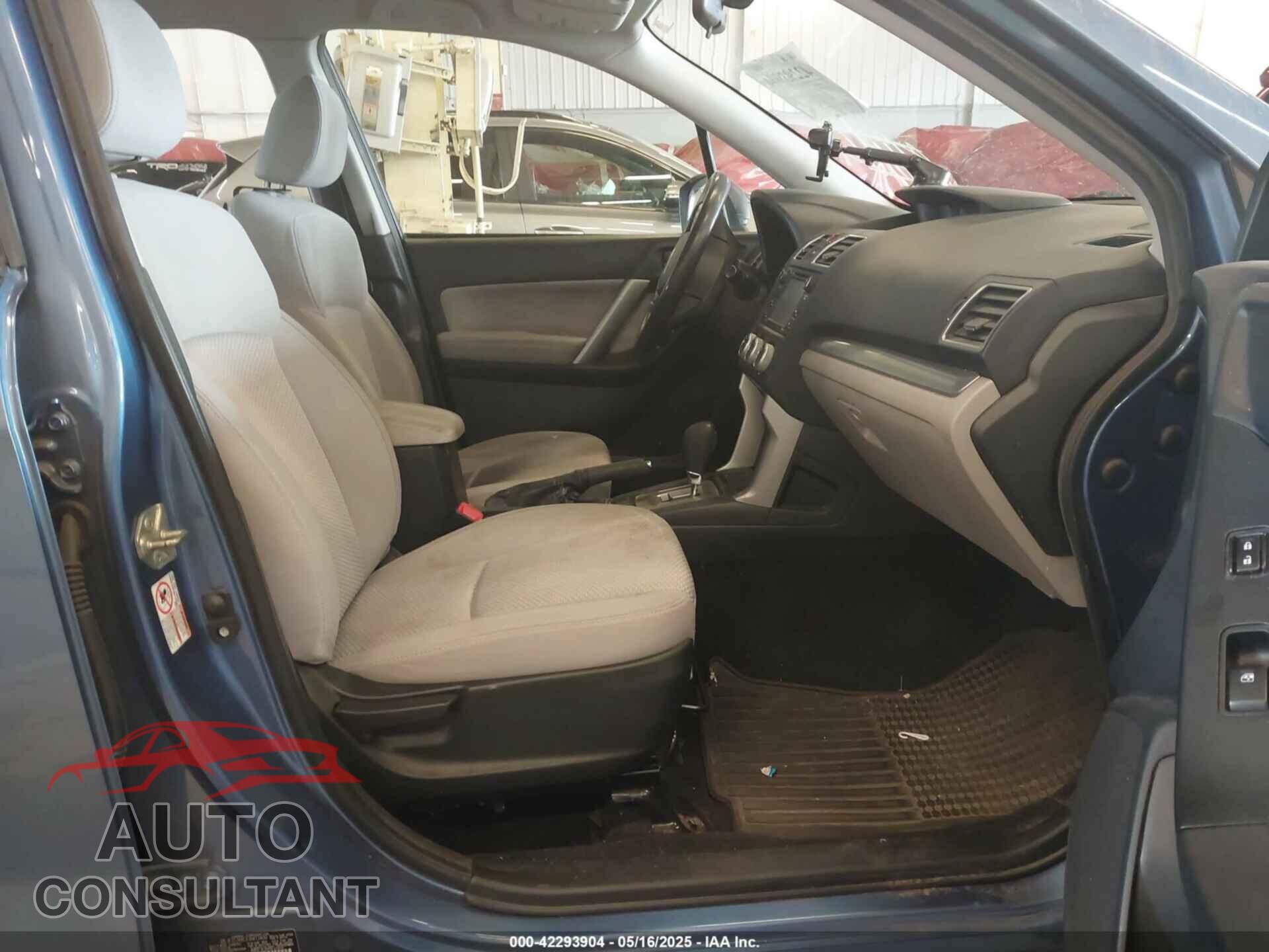 SUBARU FORESTER 2018 - JF2SJAAC2JH412400