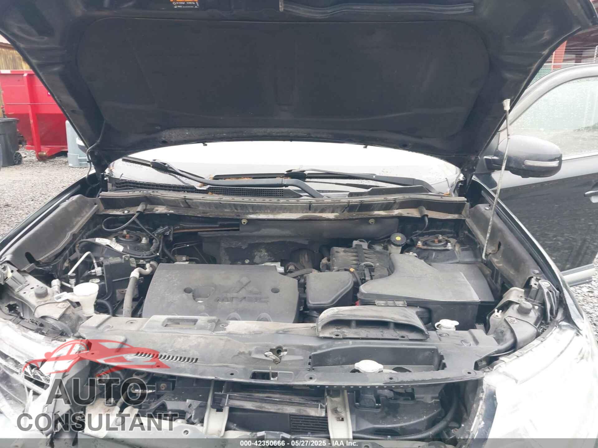 MITSUBISHI OUTLANDER 2018 - JA4AZ3A36JJ001177