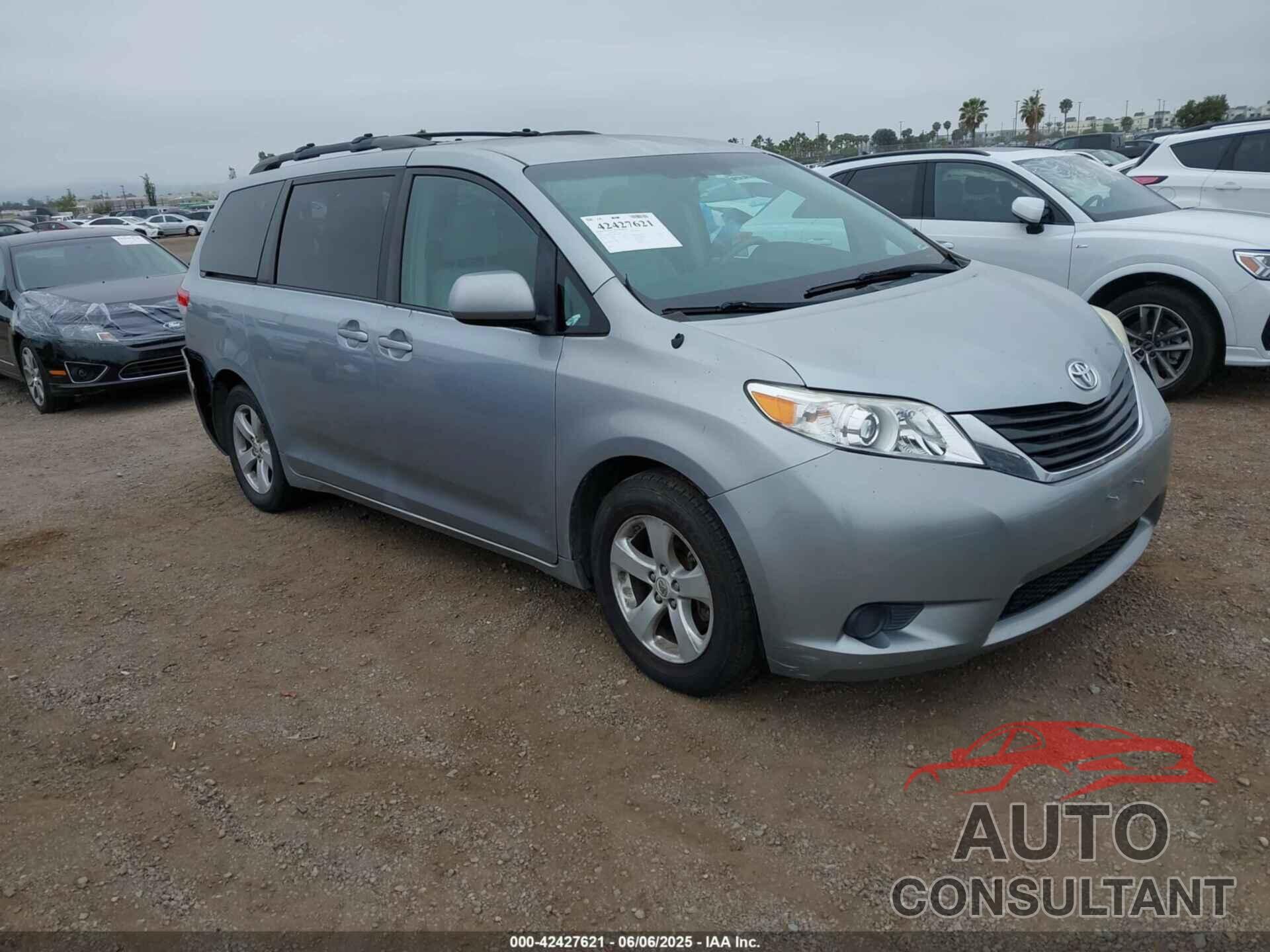 TOYOTA SIENNA 2011 - 5TDKK3DC8BS065980