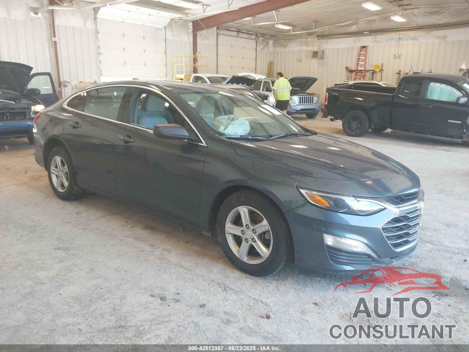 CHEVROLET MALIBU 2020 - 1G1ZC5ST5LF065150