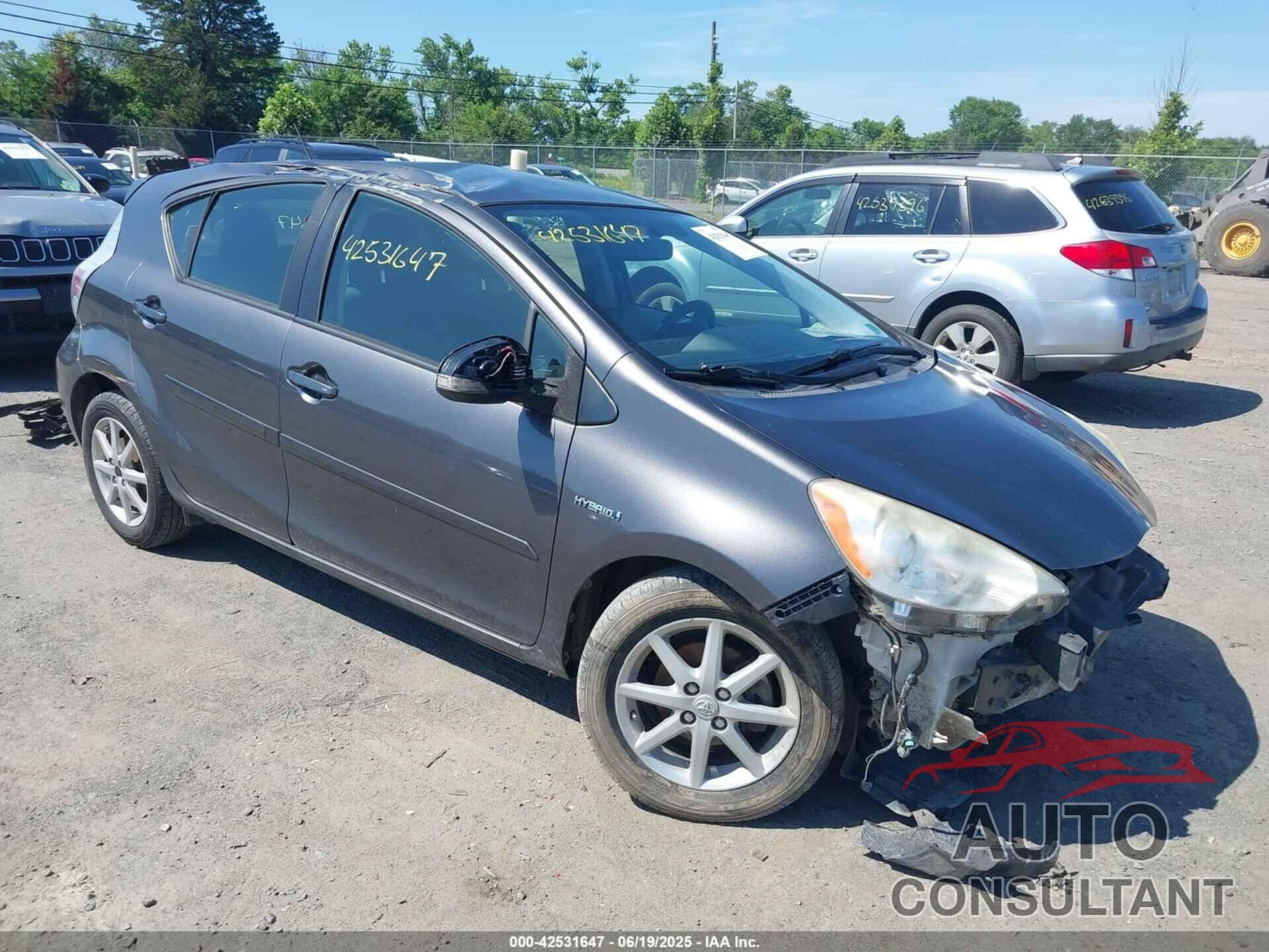 TOYOTA PRIUS C 2013 - JTDKDTB31D1046894