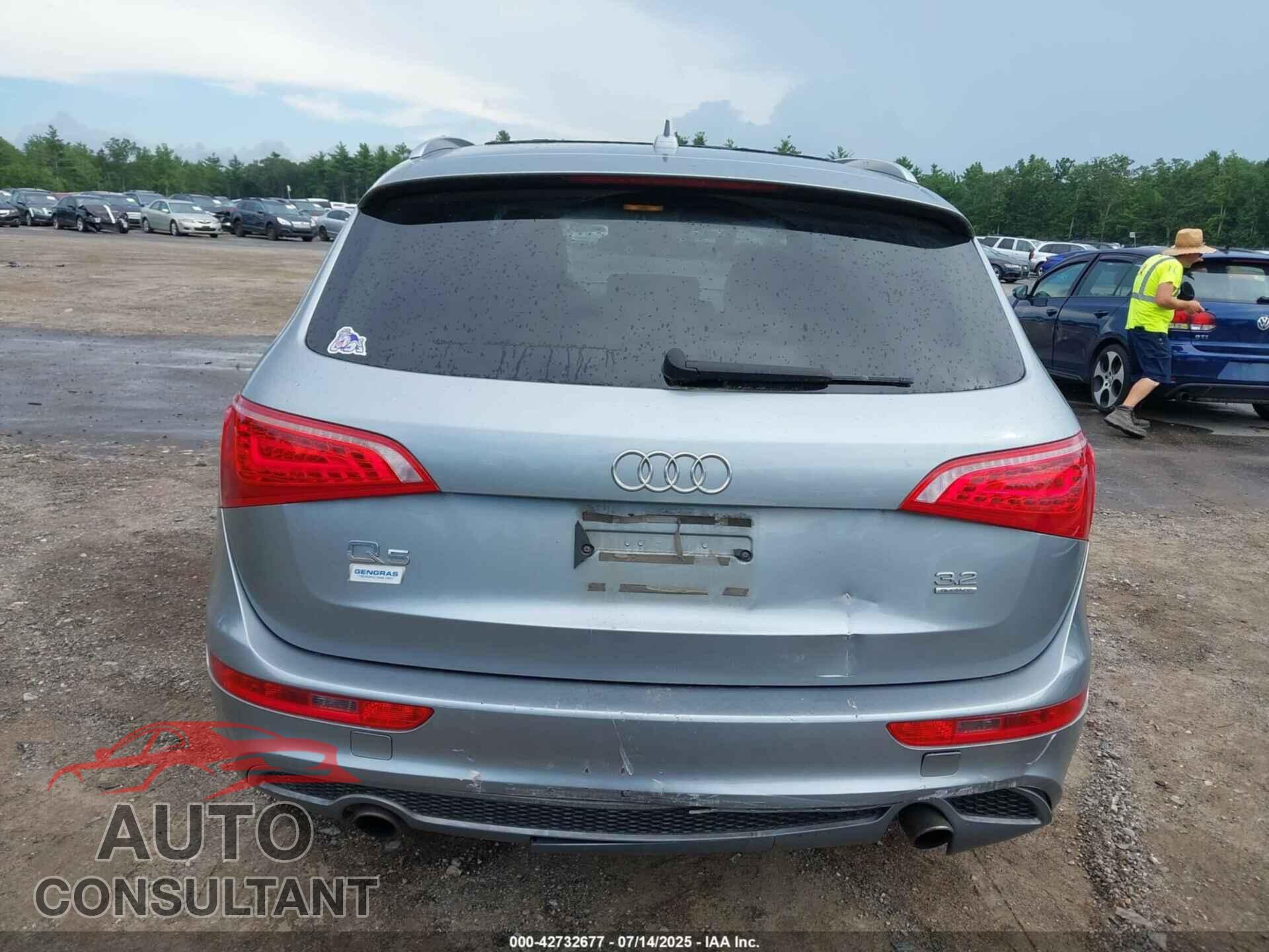 AUDI Q5 2011 - WA1DKAFP4BA065432