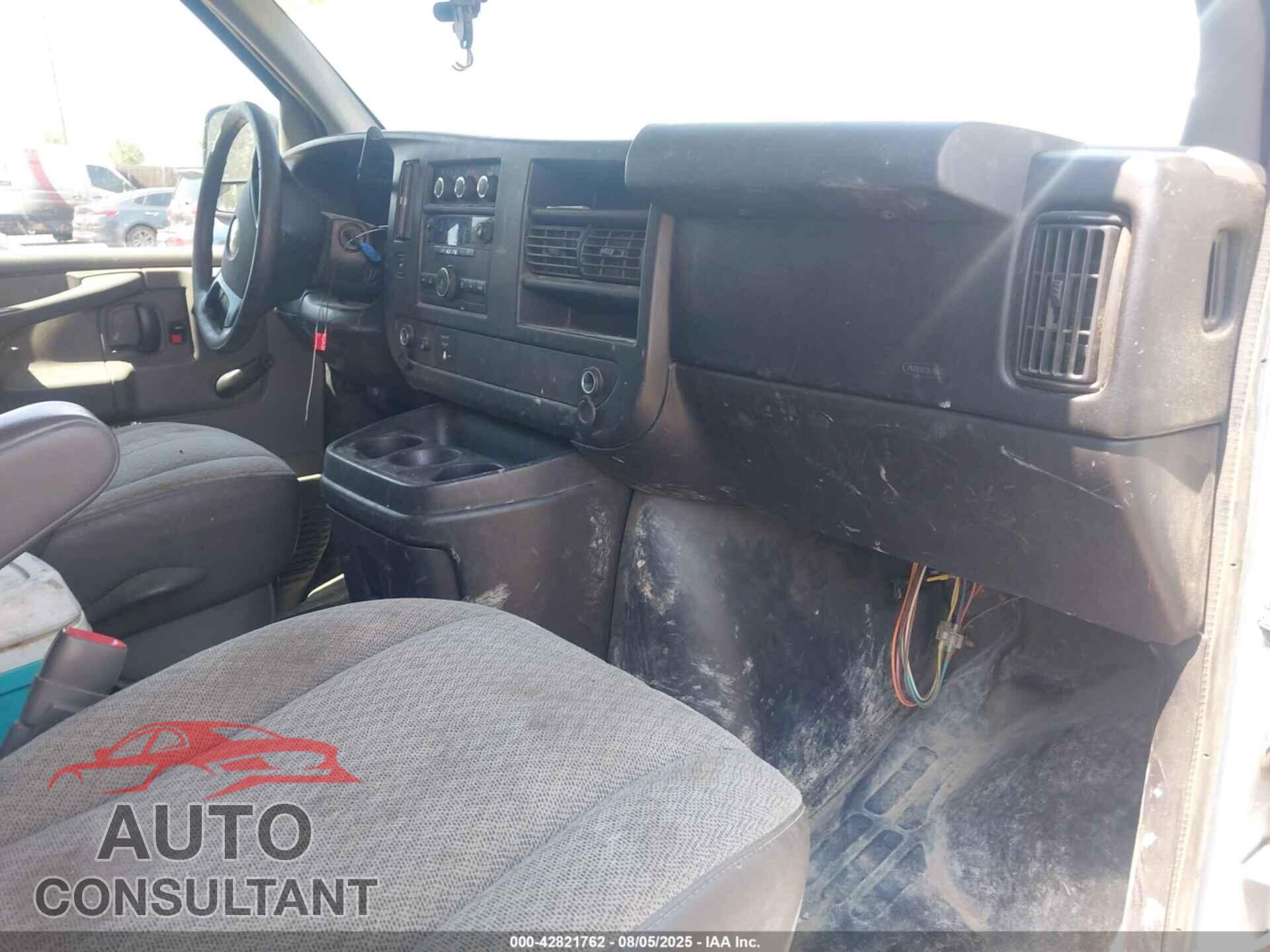 CHEVROLET EXPRESS 2500 2012 - 1GCWGFCA7C1119305