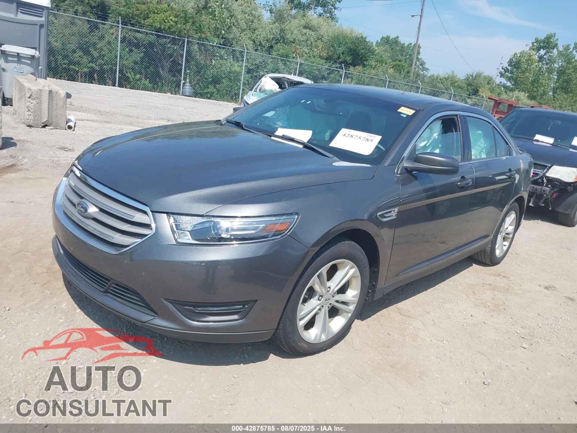 FORD TAURUS 2017 - 1FAHP2E81HG114347