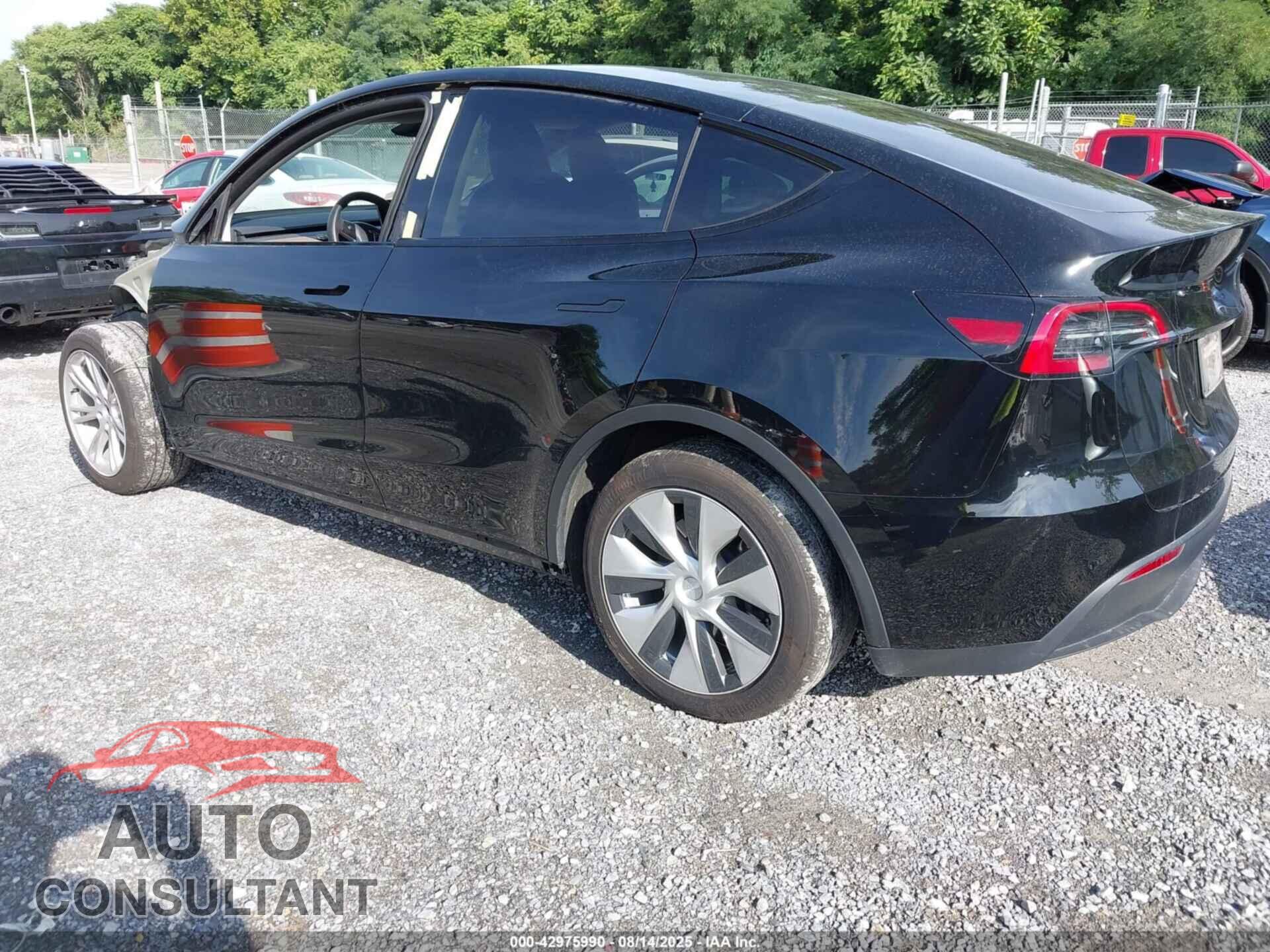 TESLA MODEL Y 2023 - 7SAYGDEE7PF825882