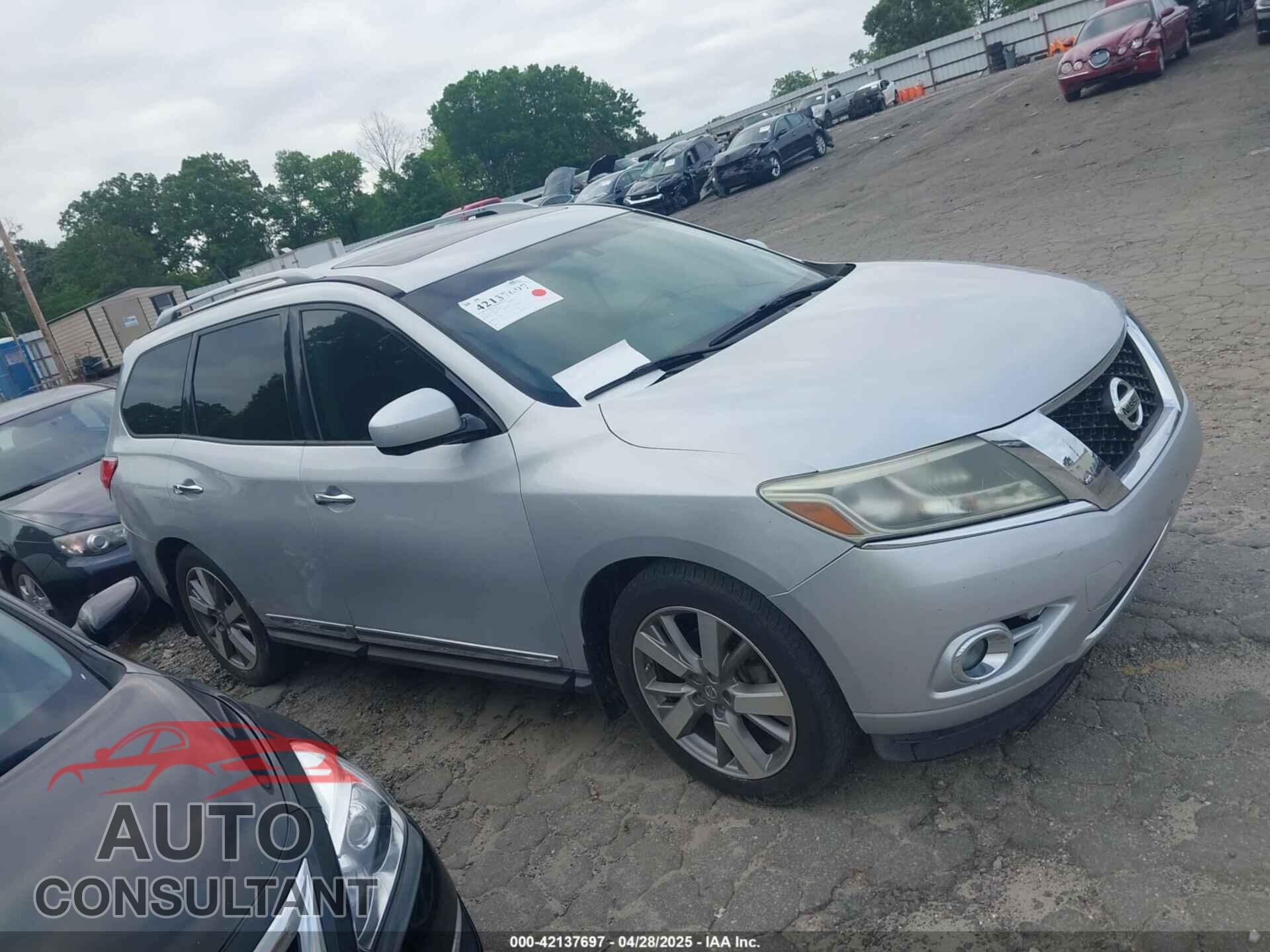 NISSAN PATHFINDER 2015 - 5N1AR2MN2FC631542