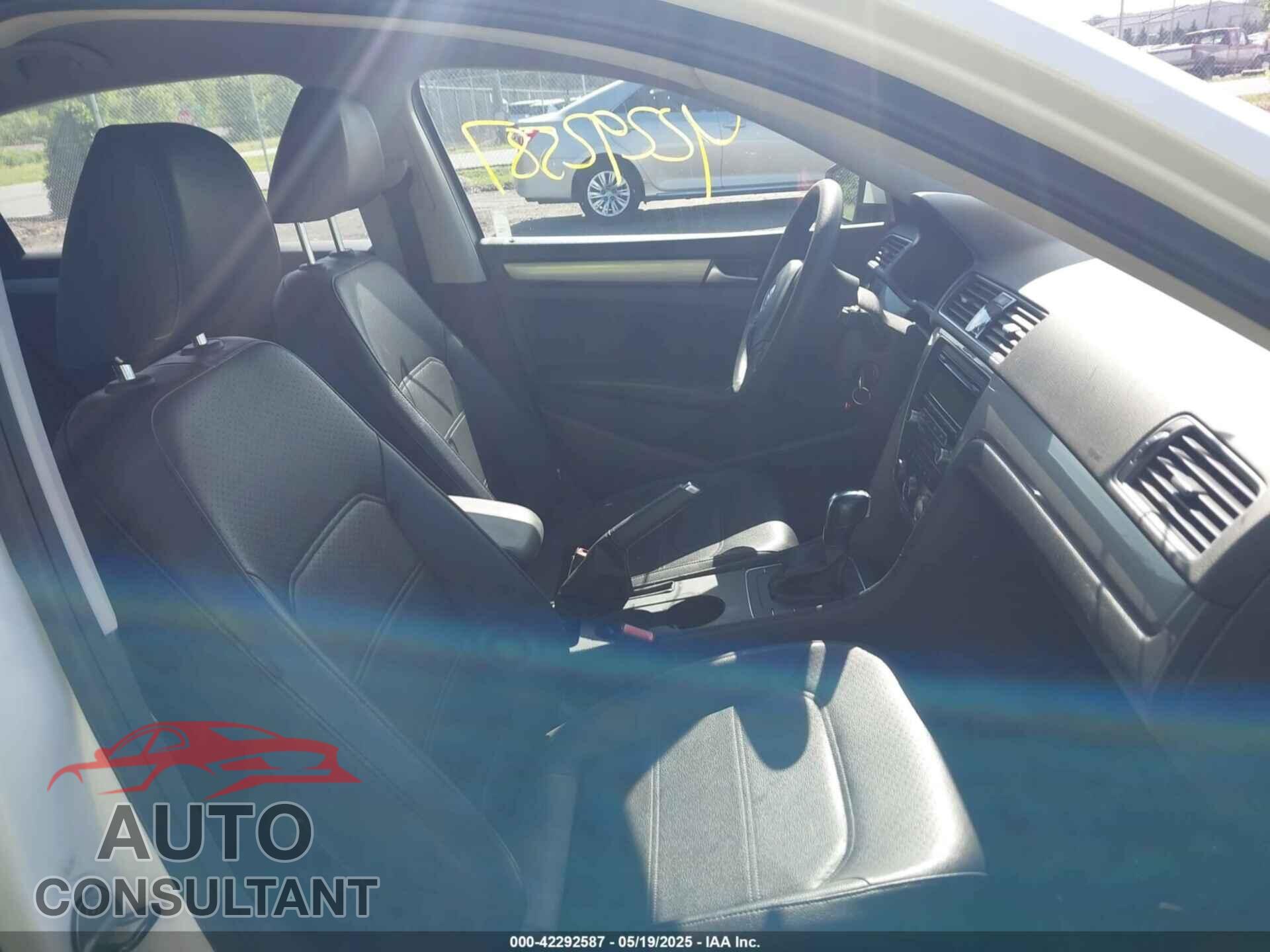 VOLKSWAGEN PASSAT 2013 - 1VWAP7A31DC138472
