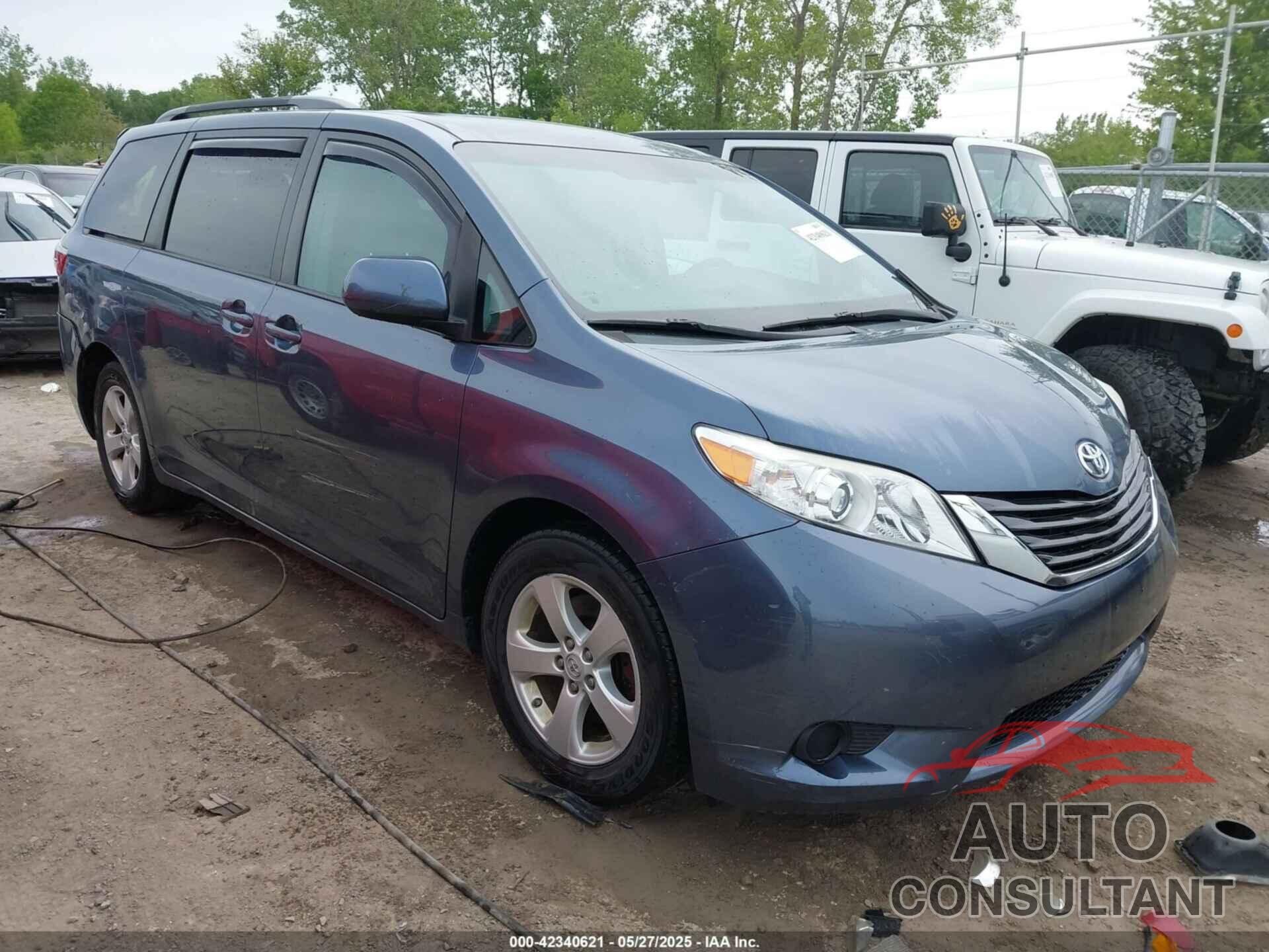 TOYOTA SIENNA 2015 - 5TDKK3DC4FS684632